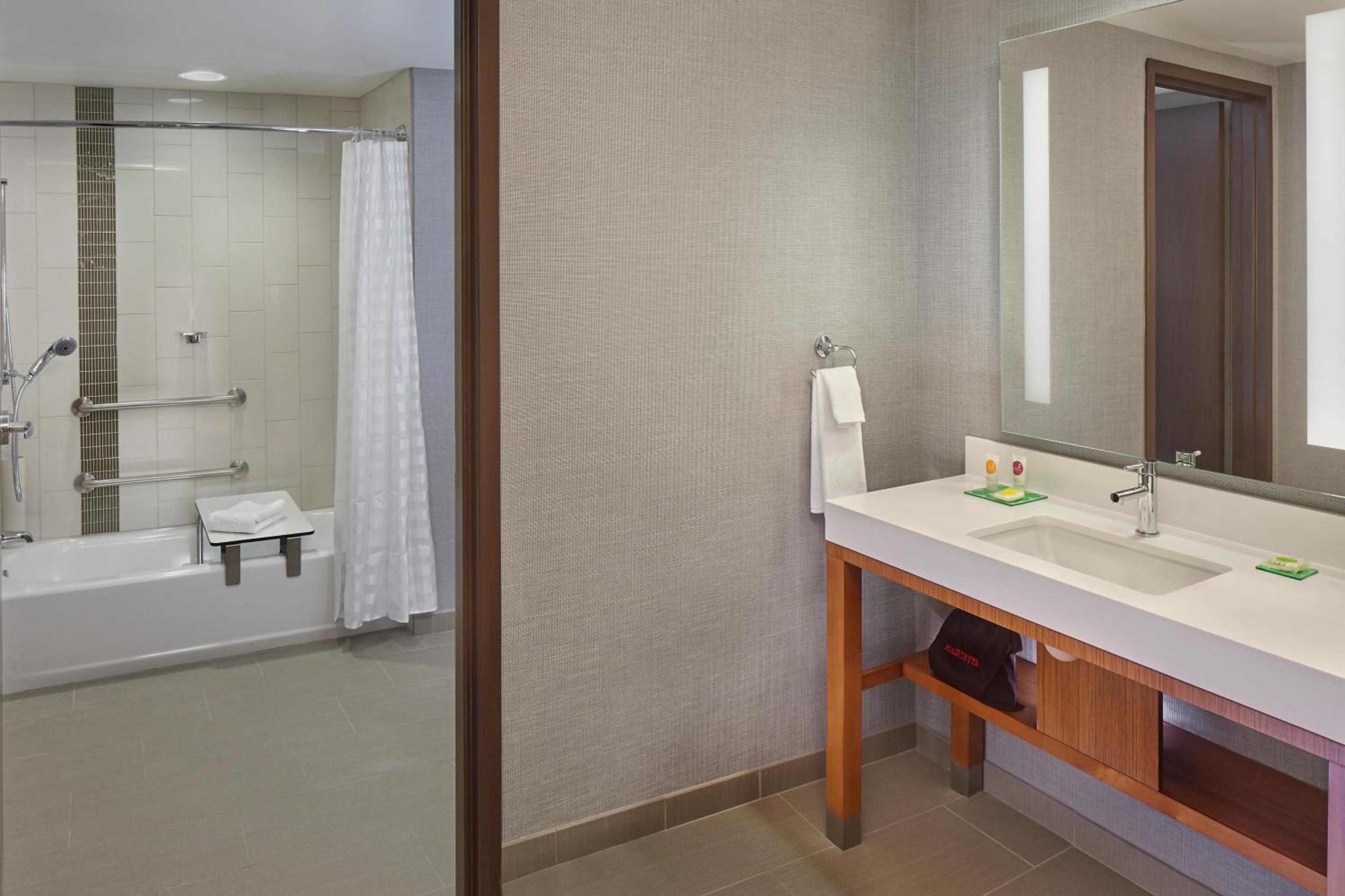 Queen Room with Two Queen Beds and Accessible Tub - Disability Access