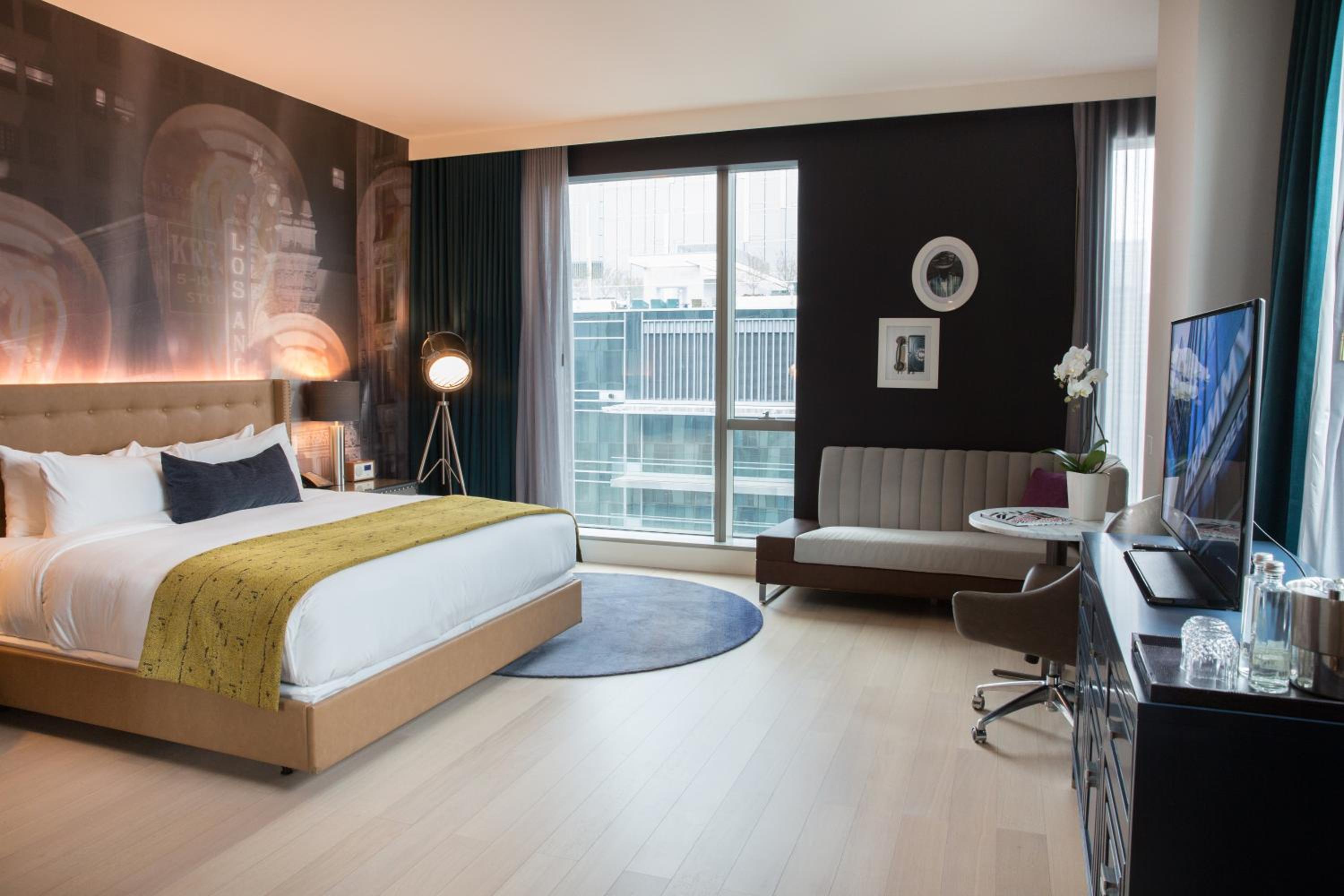 King Suite with City View