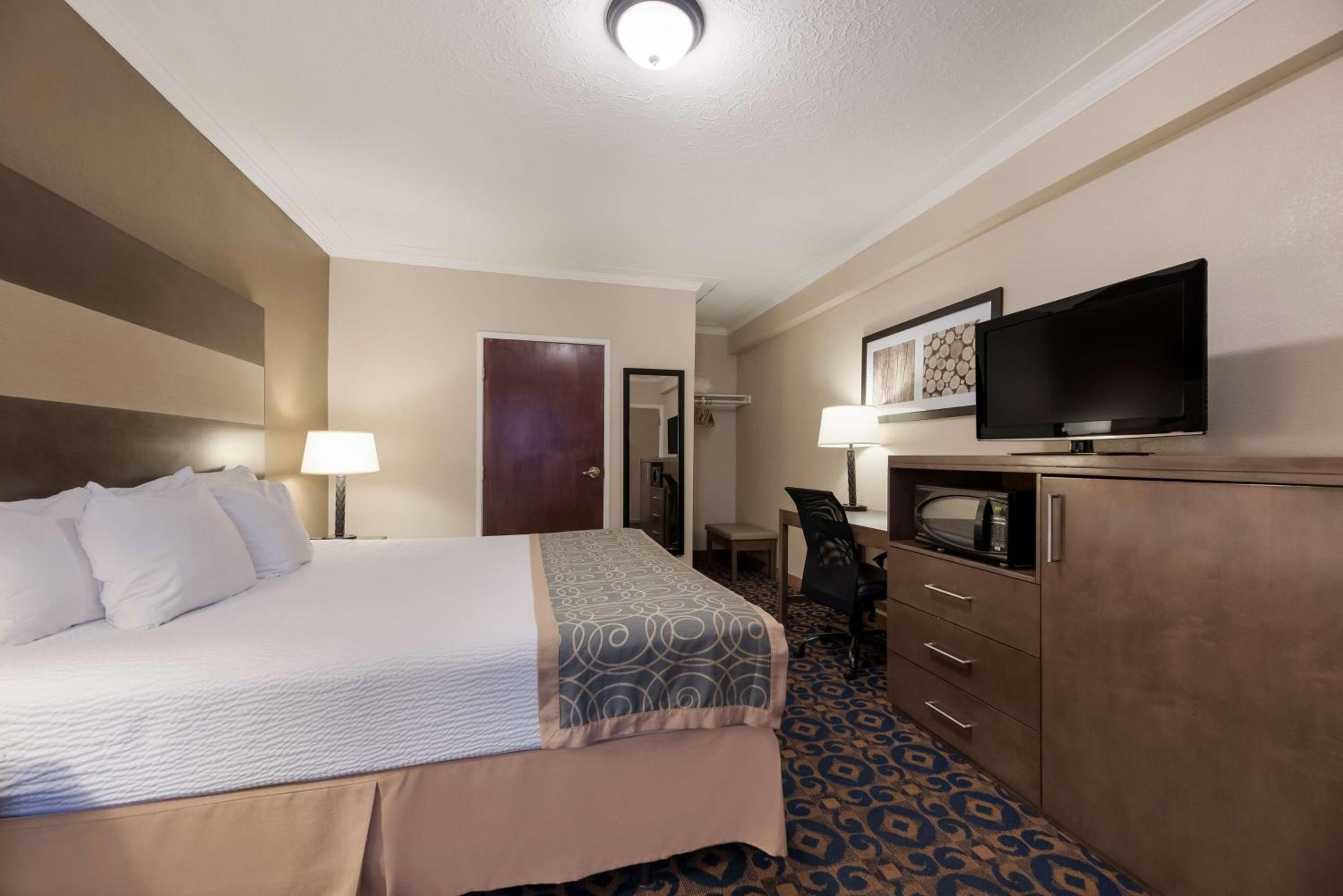 King Room with Walk-in Shower - Disability Access