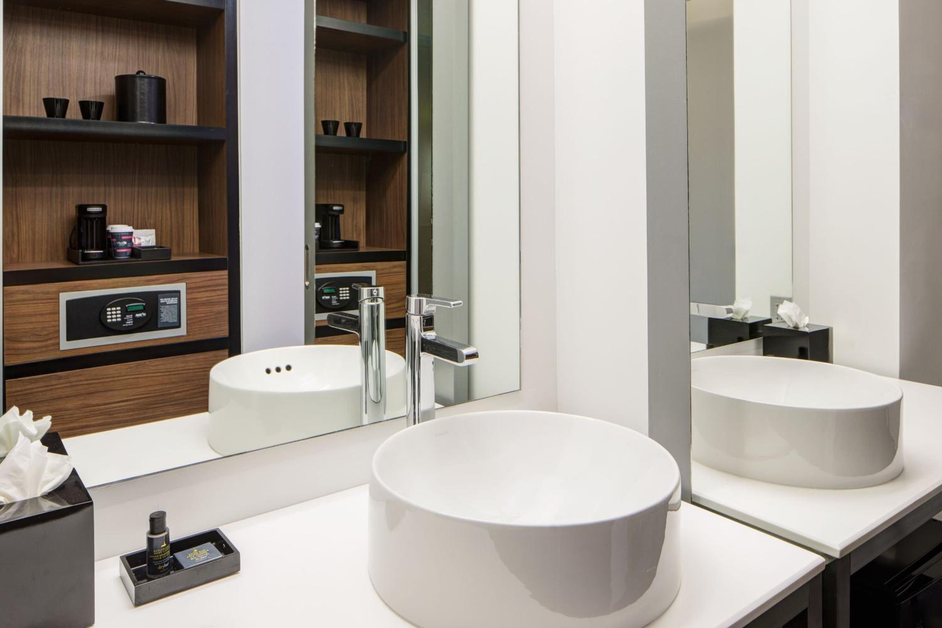 King Room - Hearing Accessible