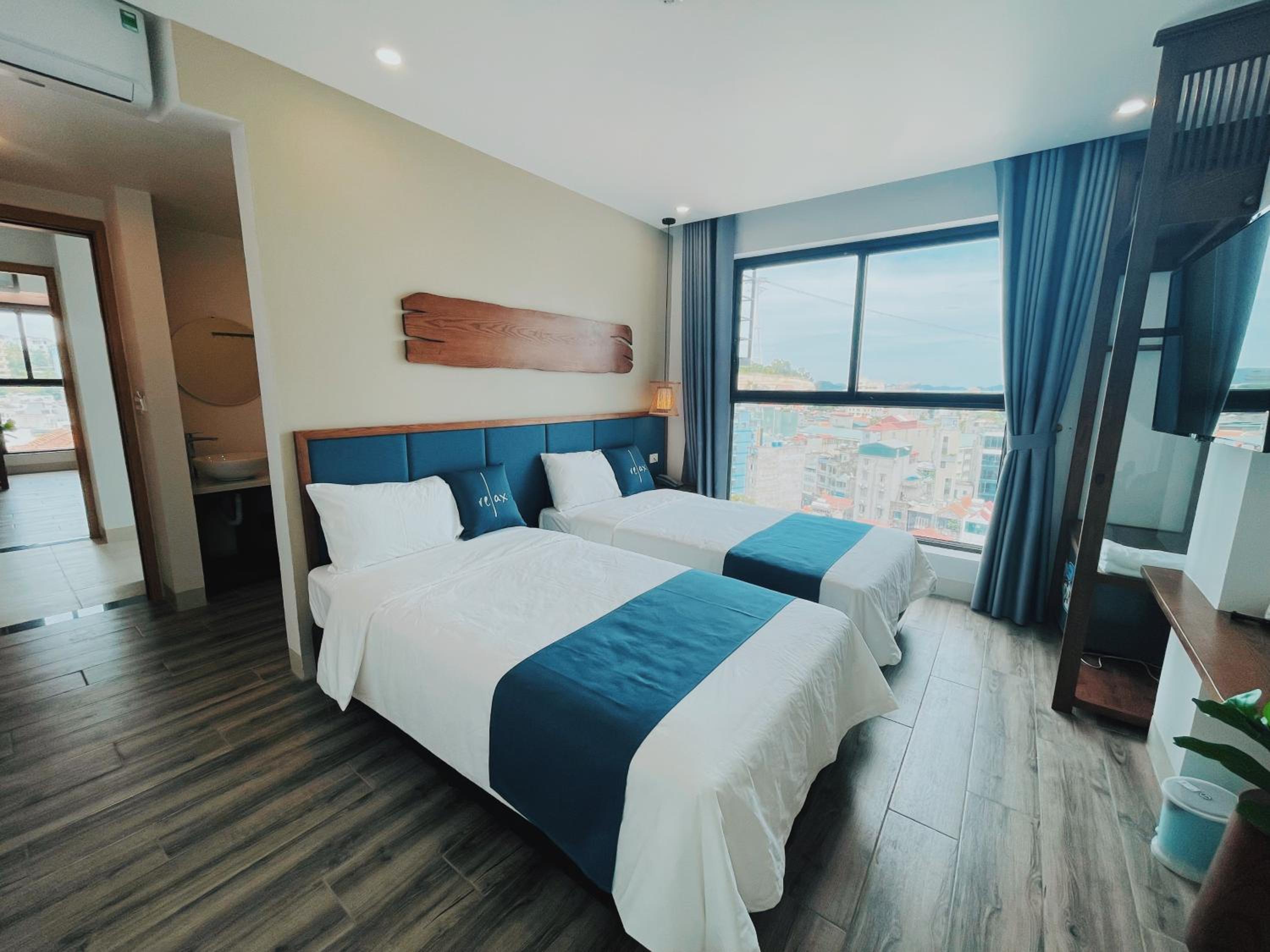 Deluxe Double or Twin Room with Sea View