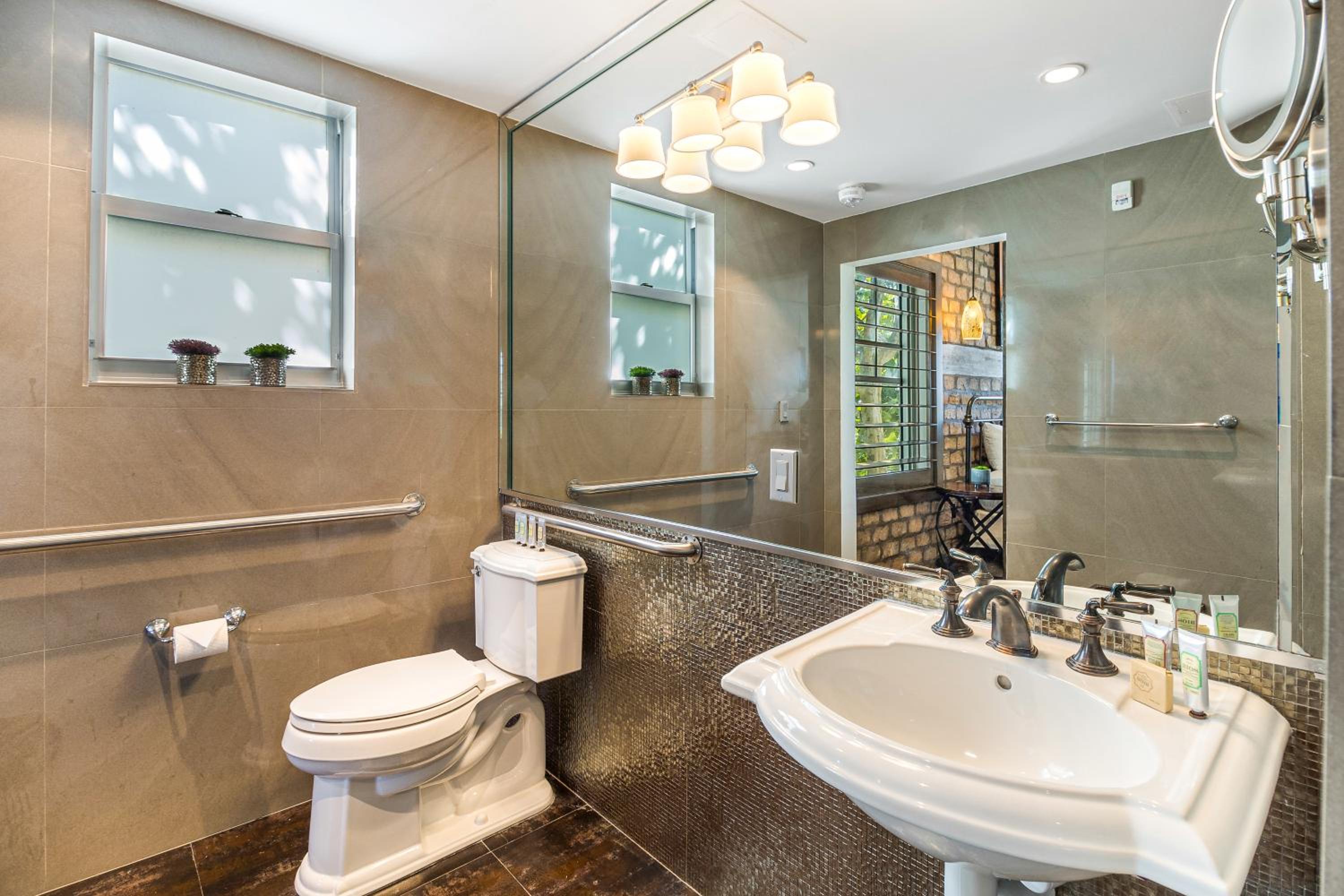 Deluxe King Room with Ocean View