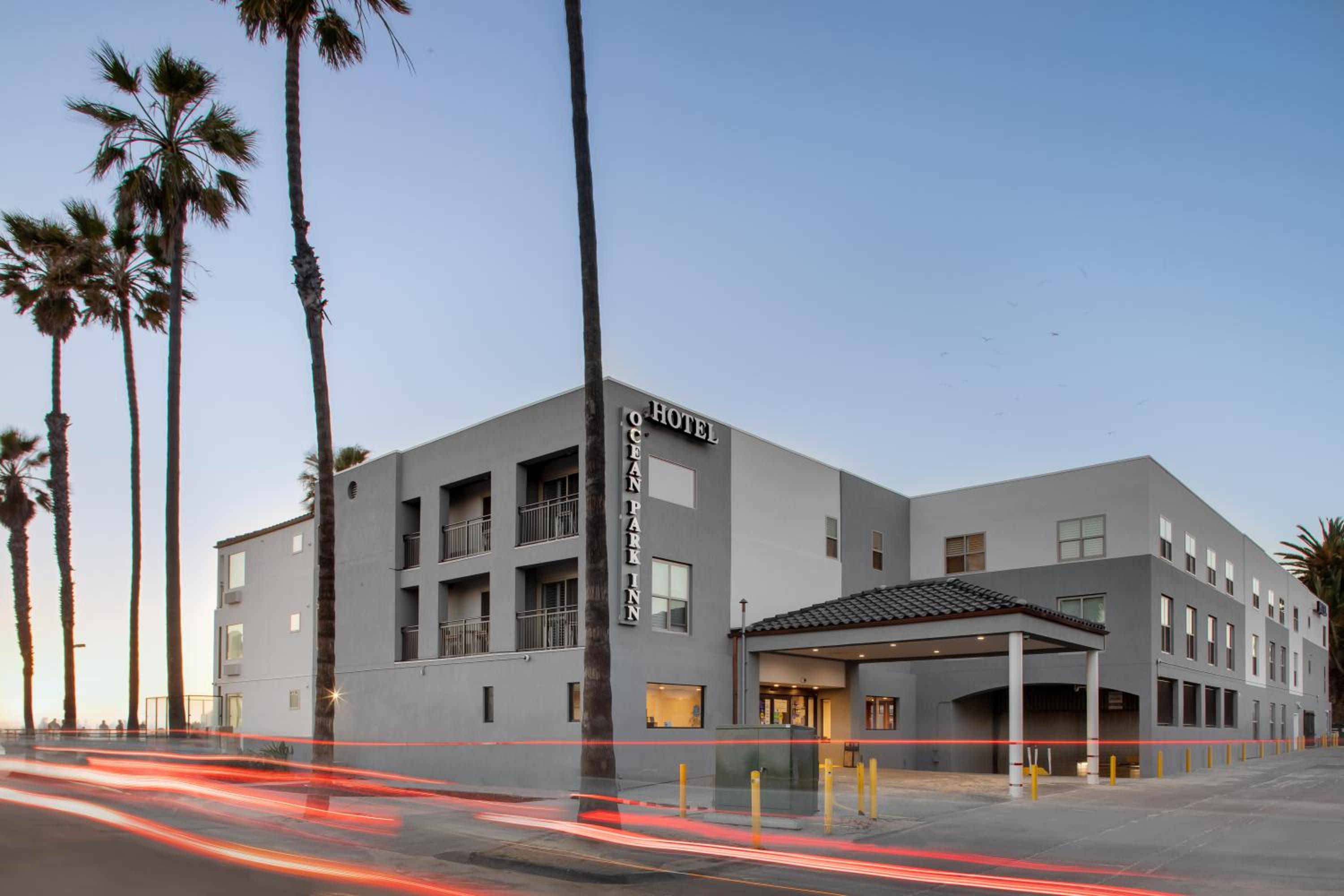 Standard Double Queen Room