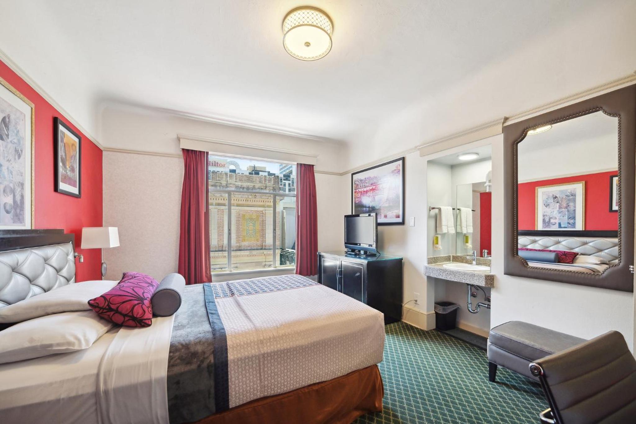 Queen Room with View