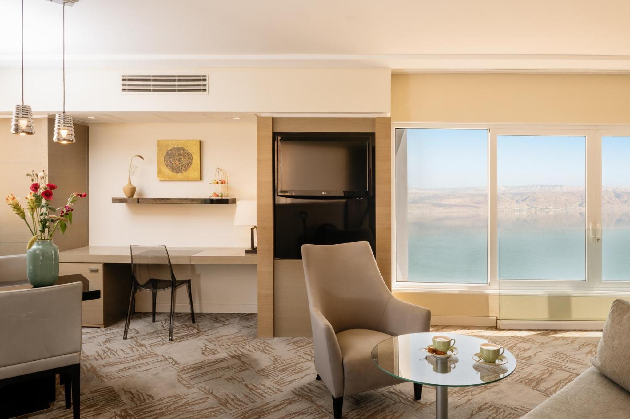 Executive Junior Suite with Sea View (Adults only) 