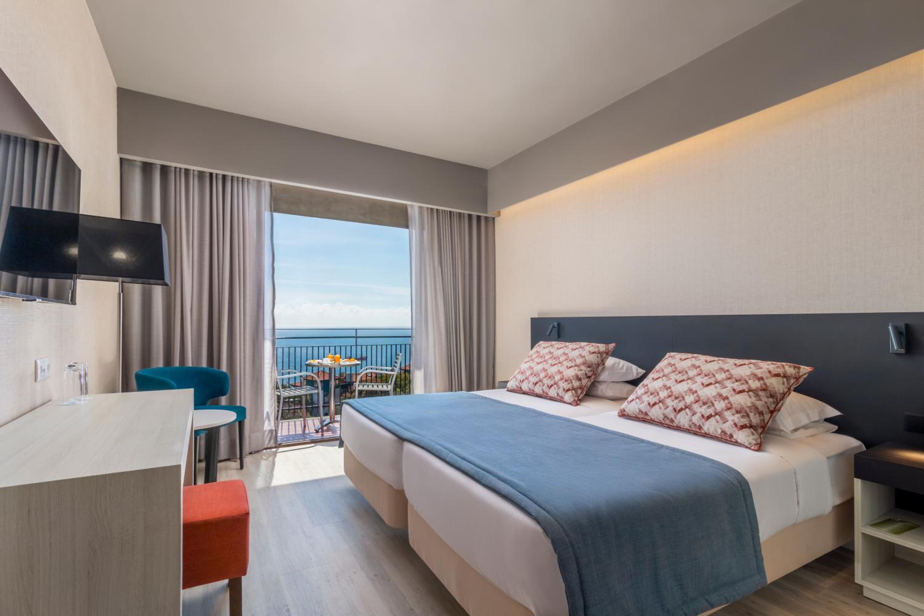 Twin Room with Sea View