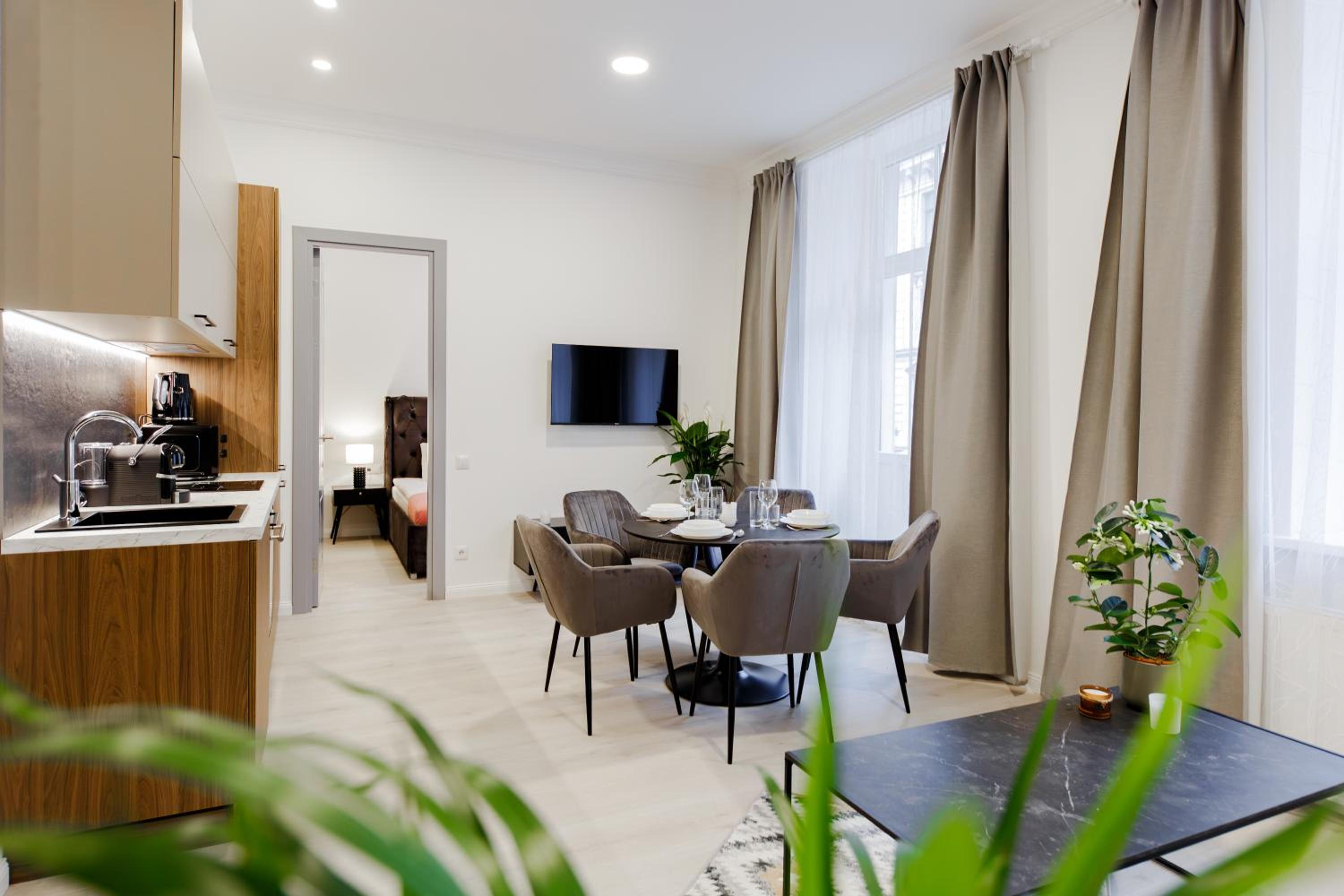 Superior One-Bedroom Apartment