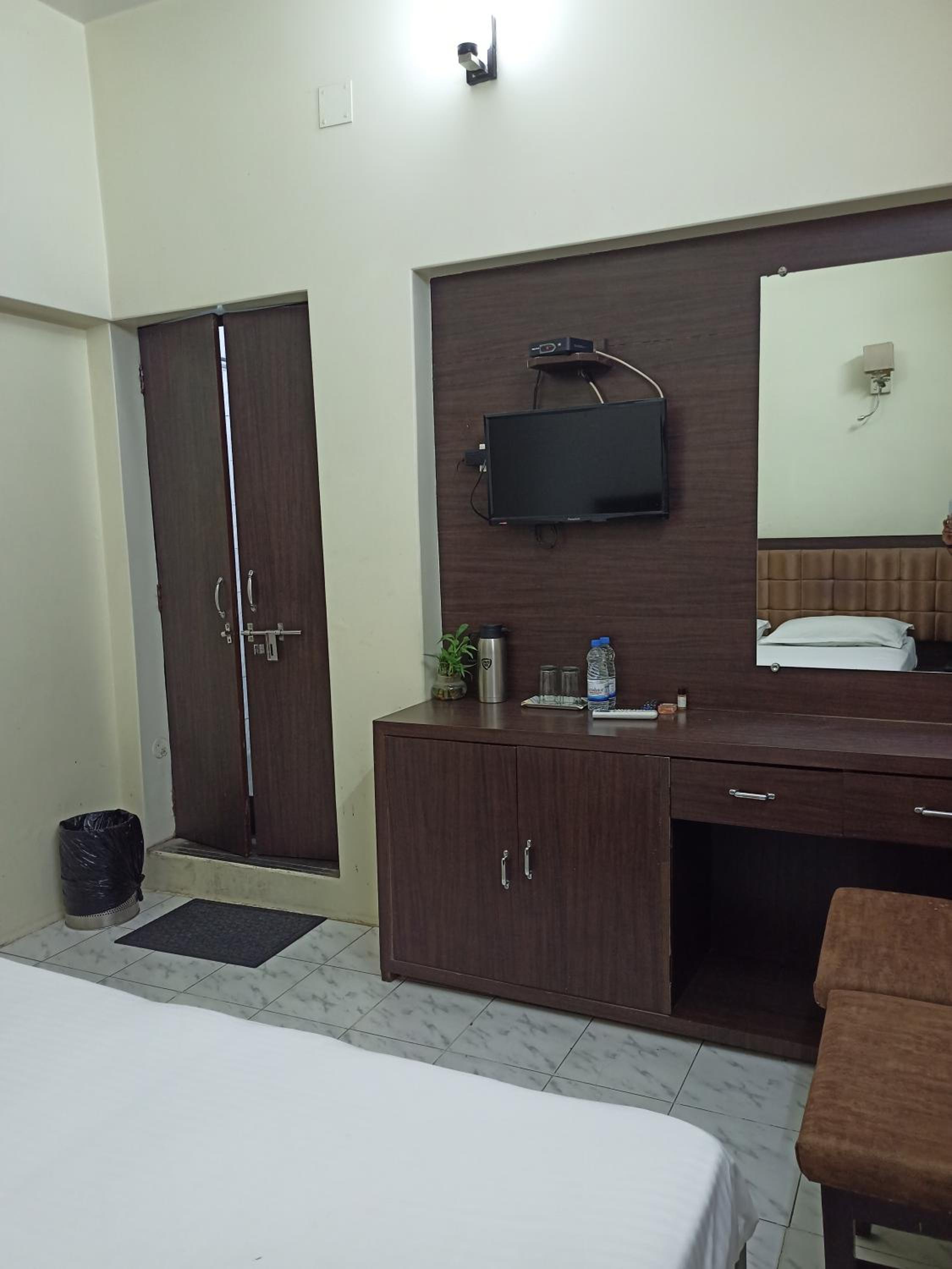 Standard Double Room (Includes Ganga Aarti And Darshan Assistance To Kashi Vishwanath Temple)