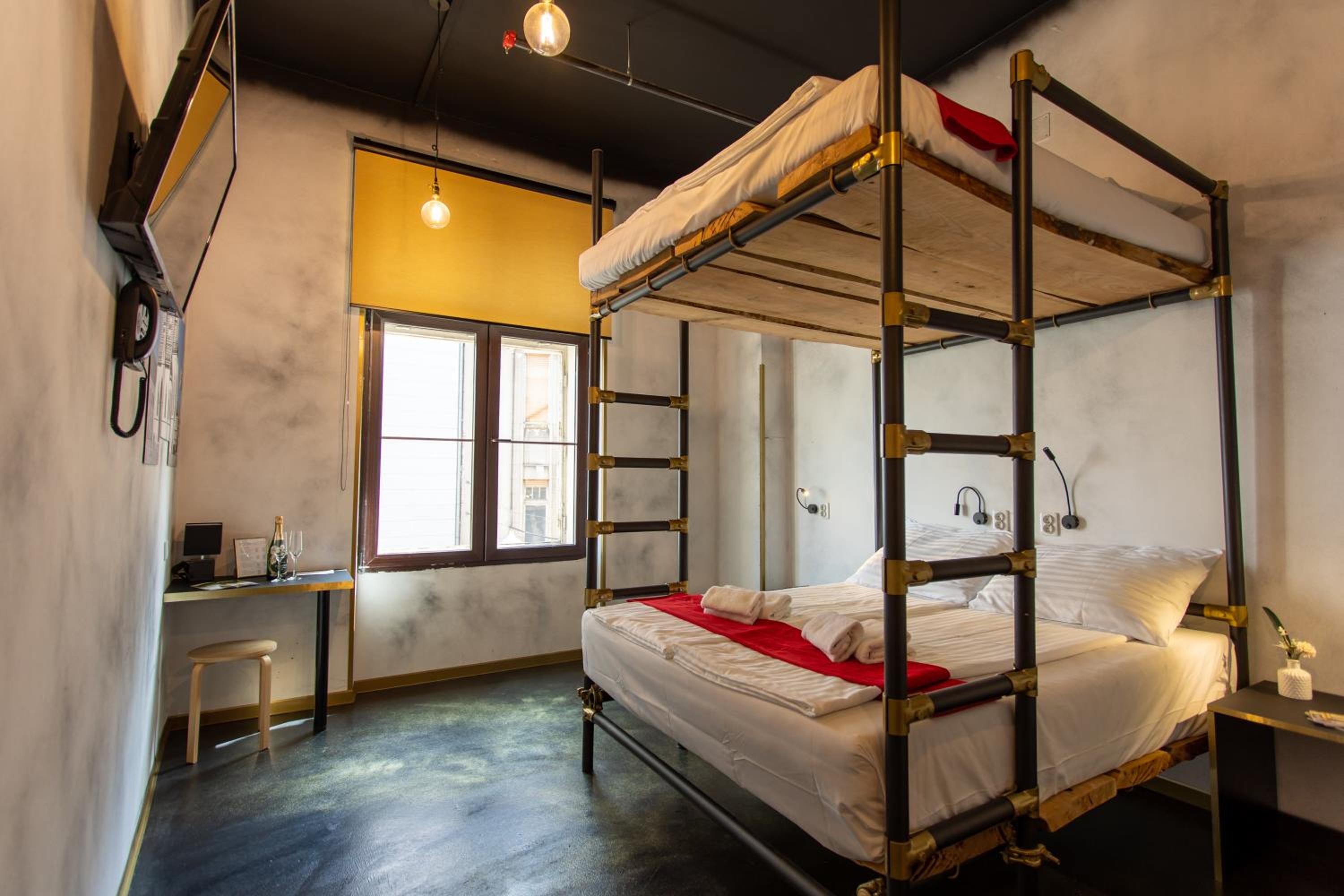 Family Room with City View 