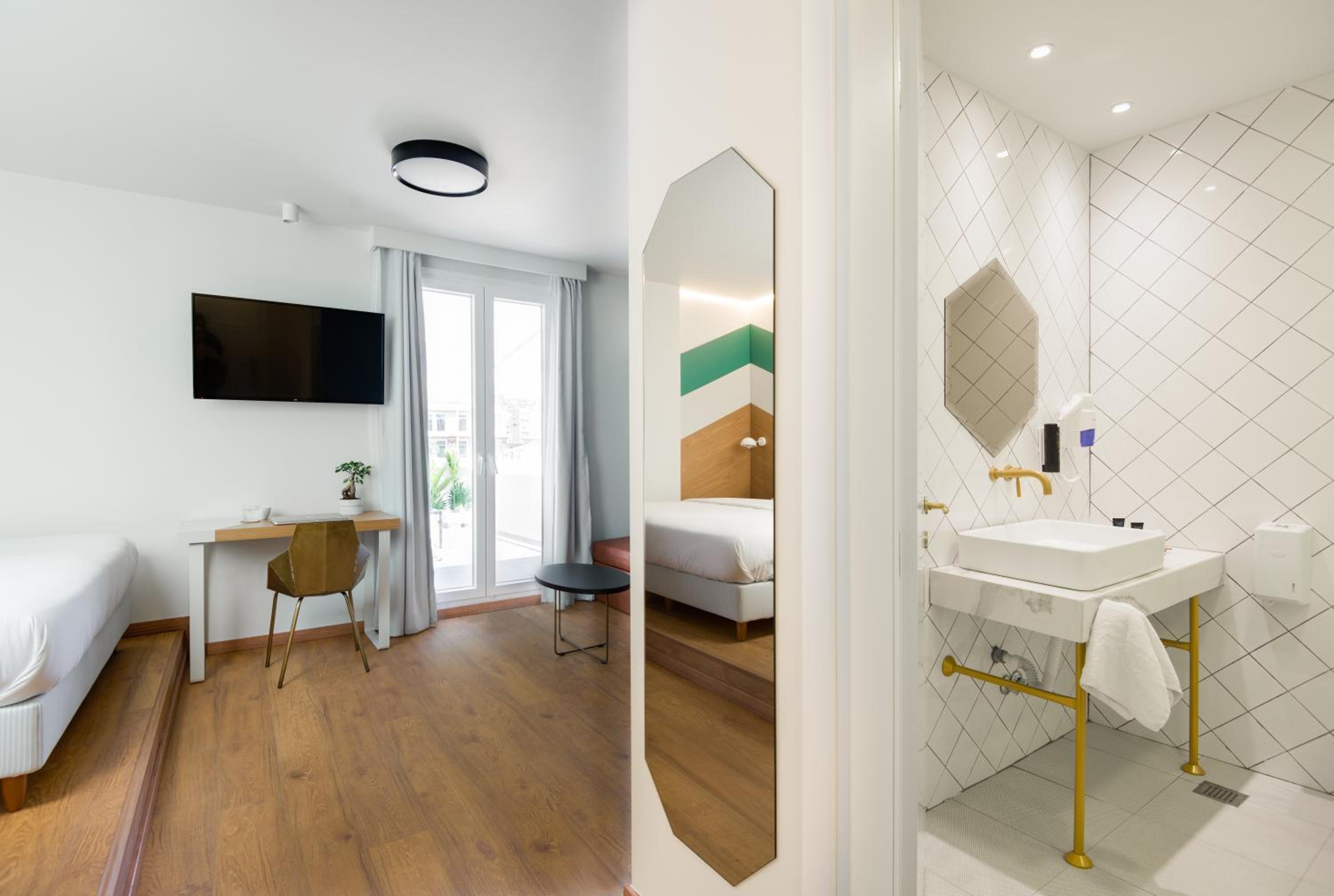 Deluxe Double Room with Private Terrace & Jacuzzi