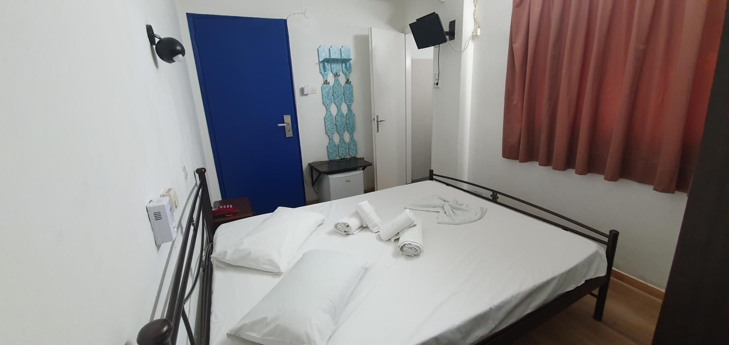 Economy Double or Twin Room with Private Bathroom (2 Adults)