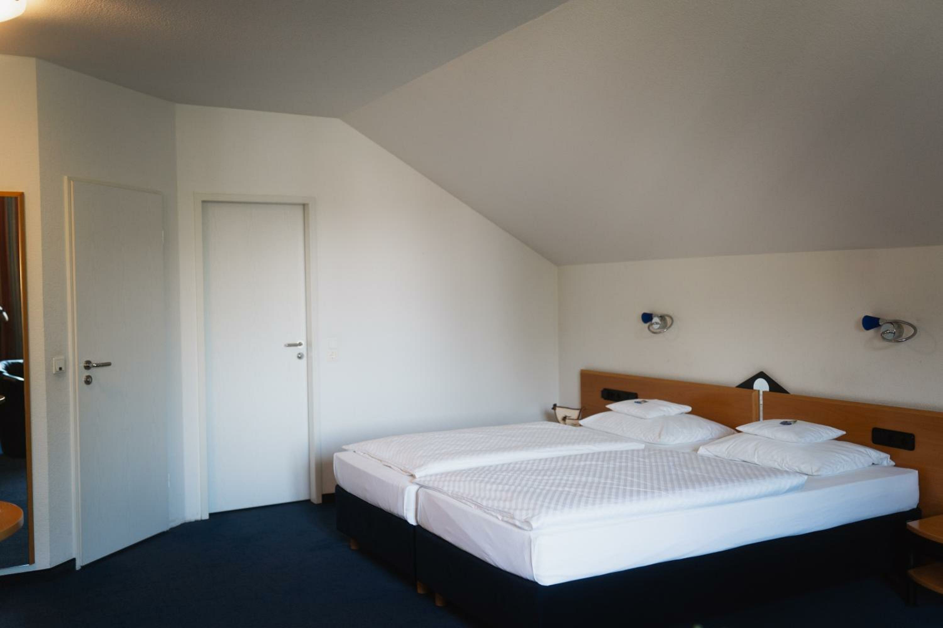 Double or Twin Room with Bathroom