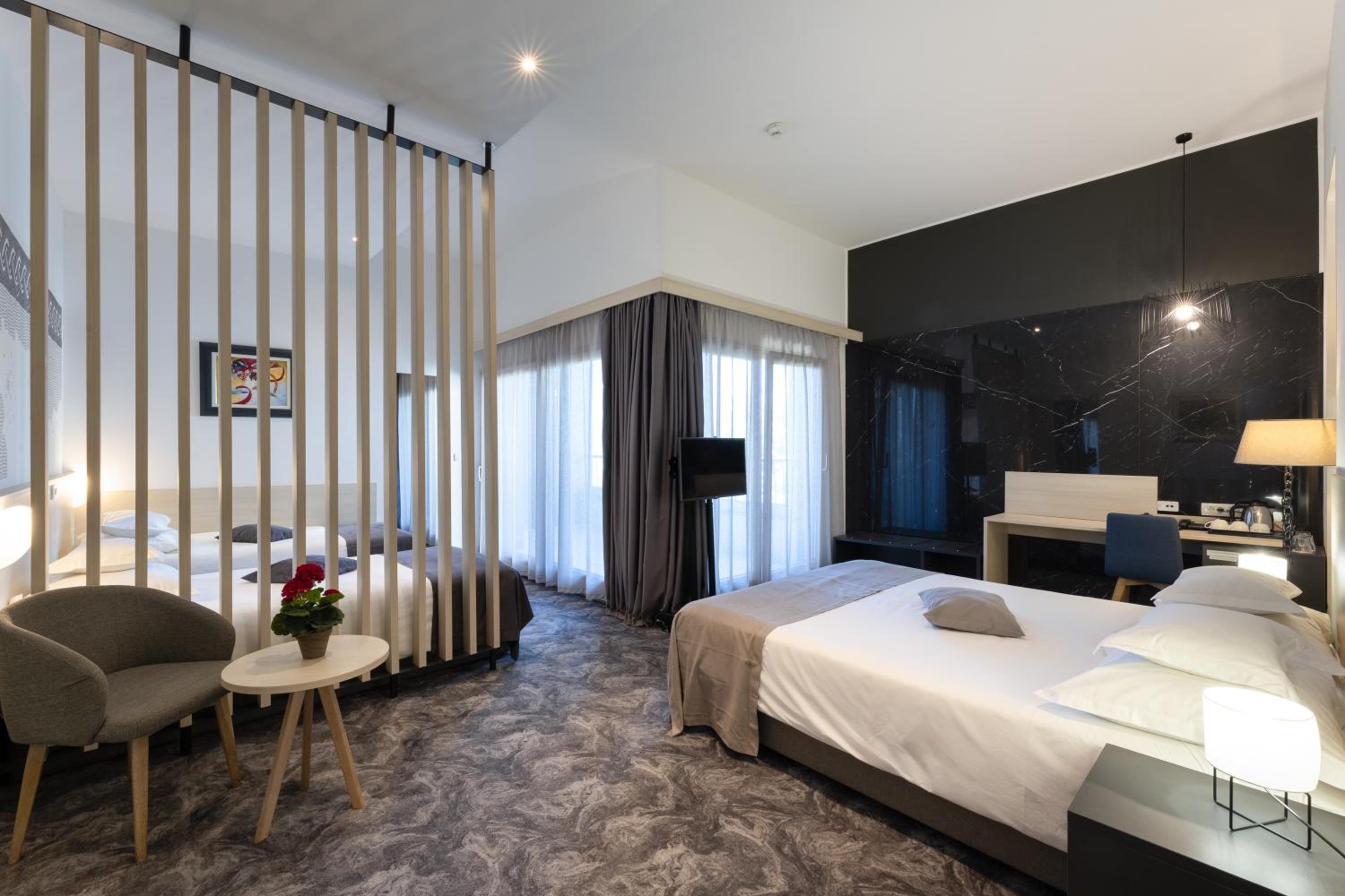 Junior Cesar Suite with Balcony