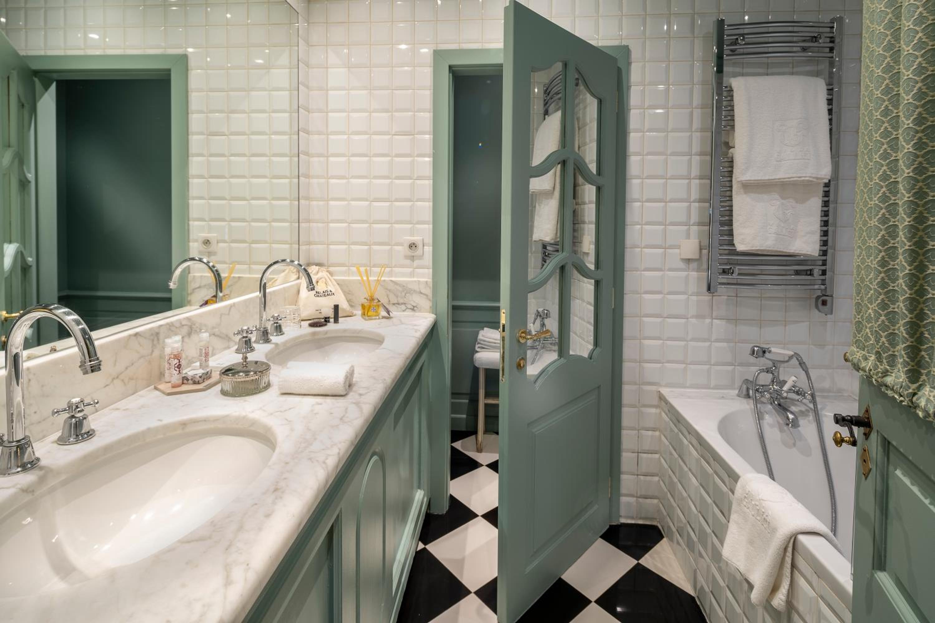 Deluxe Double Room with Free Spa Access