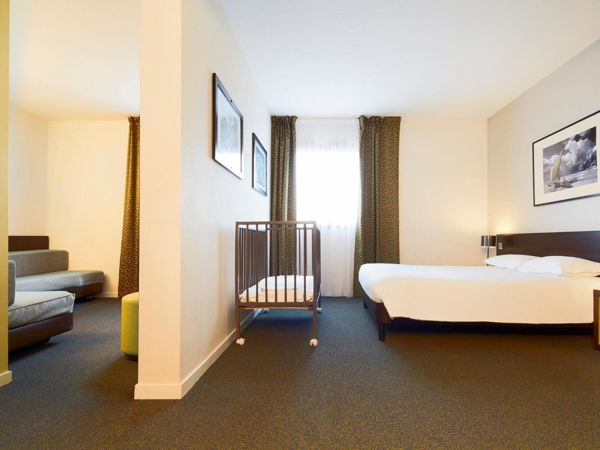 Standard Room - 1 Double Bed 2 Single Beds