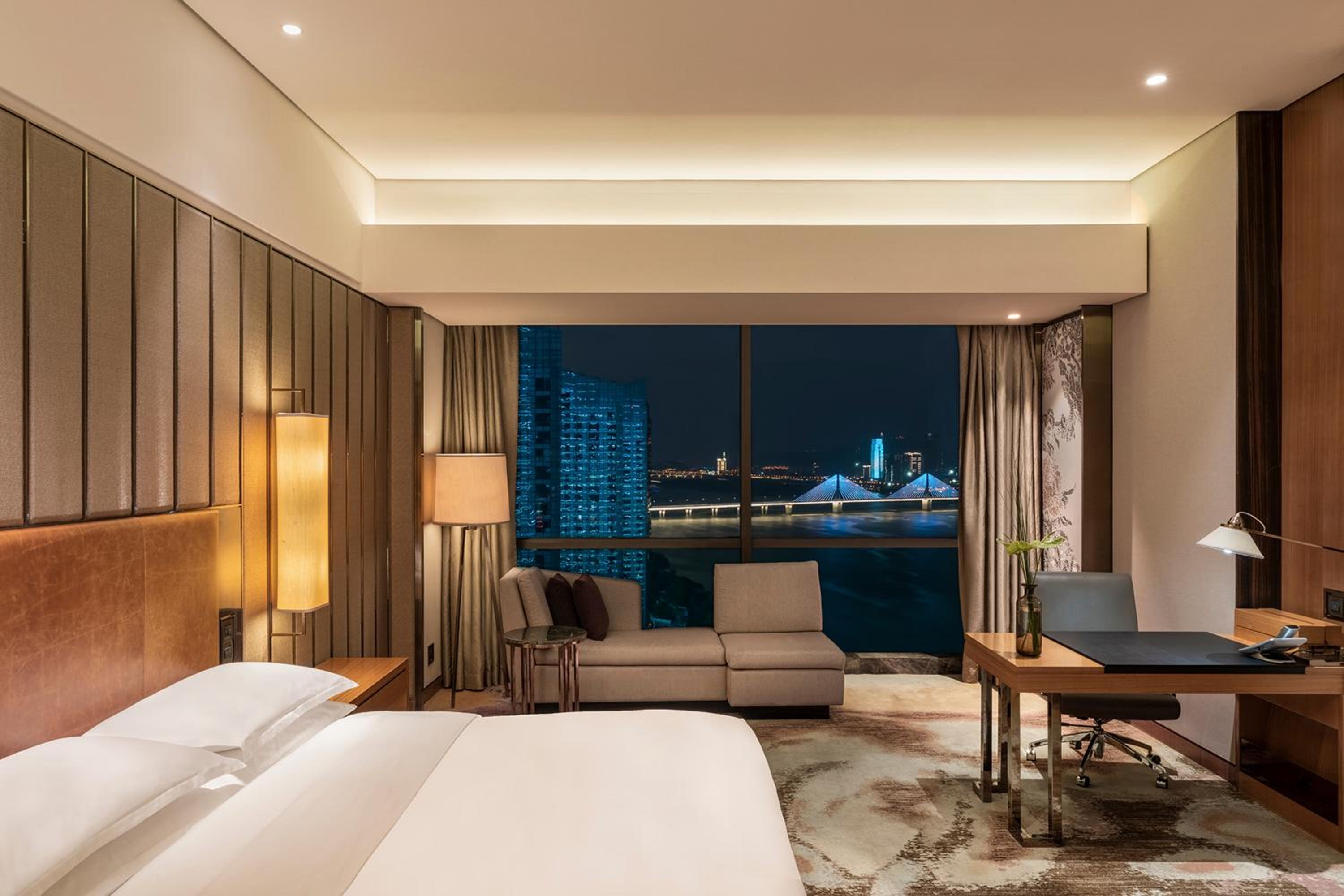 1 King Bed Classic River View