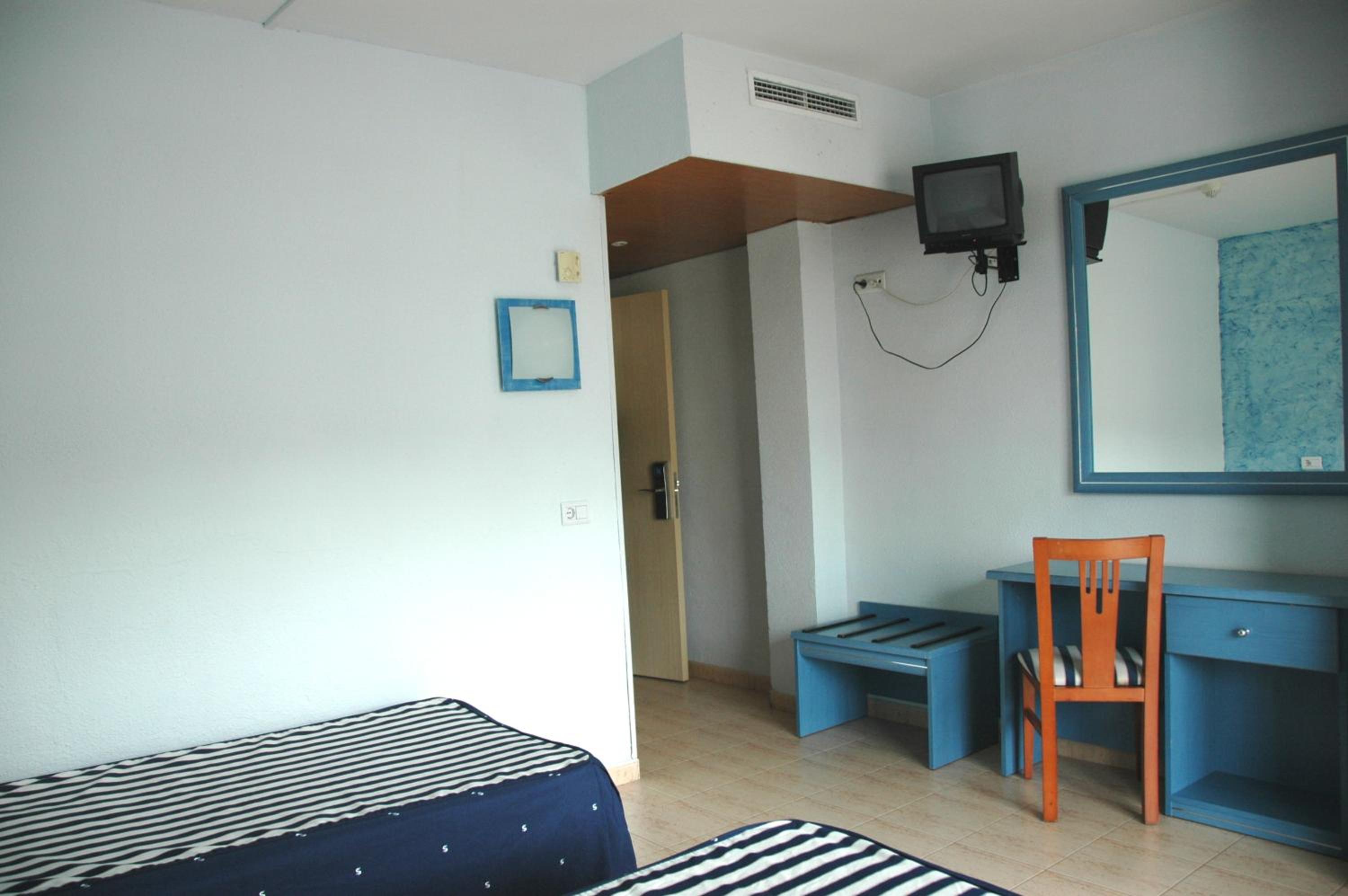 Double Room with Extra Bed (2 Adults + 1 Child)