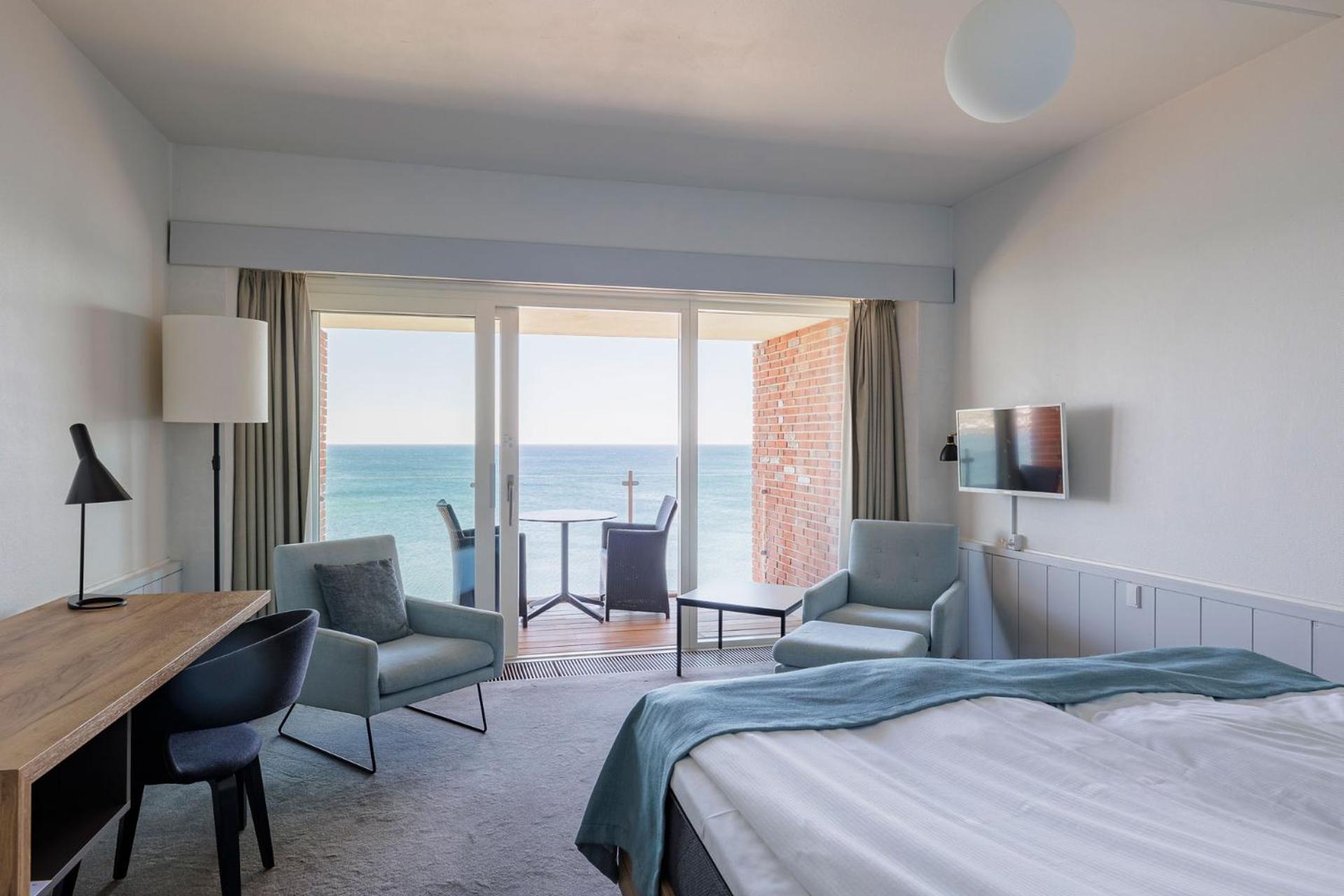Double Room with Balcony and Sea View