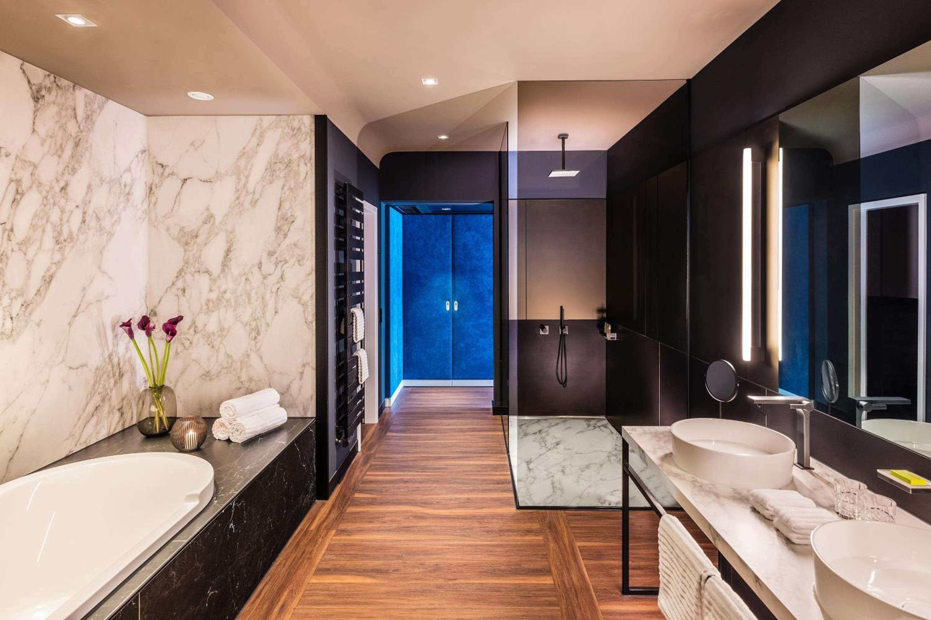 Prestige Lake Suite, 1 Bedroom Suite, Alster view