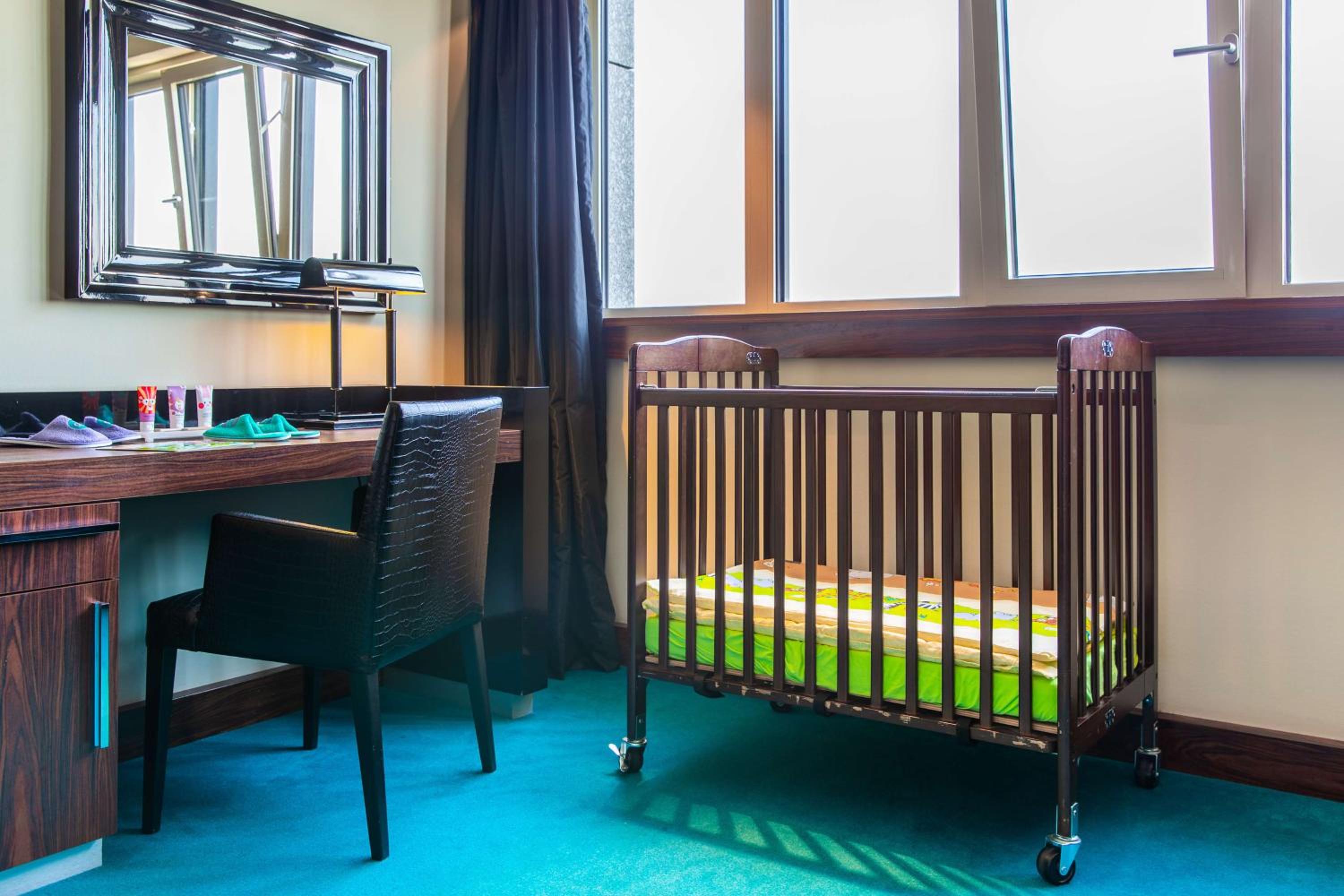 Family room with panoramic view