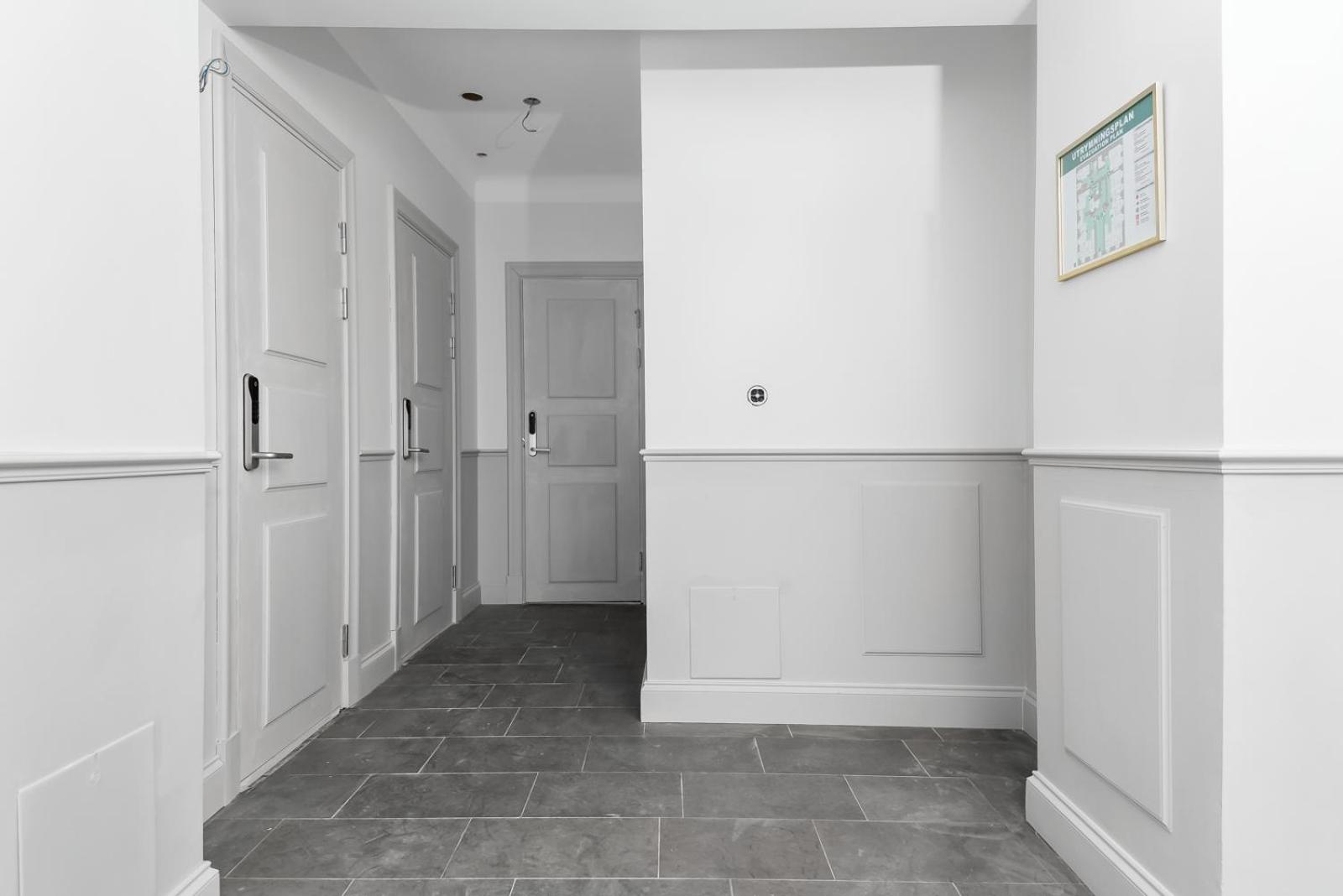 Deluxe Double Room with Private Bathroom & Windows