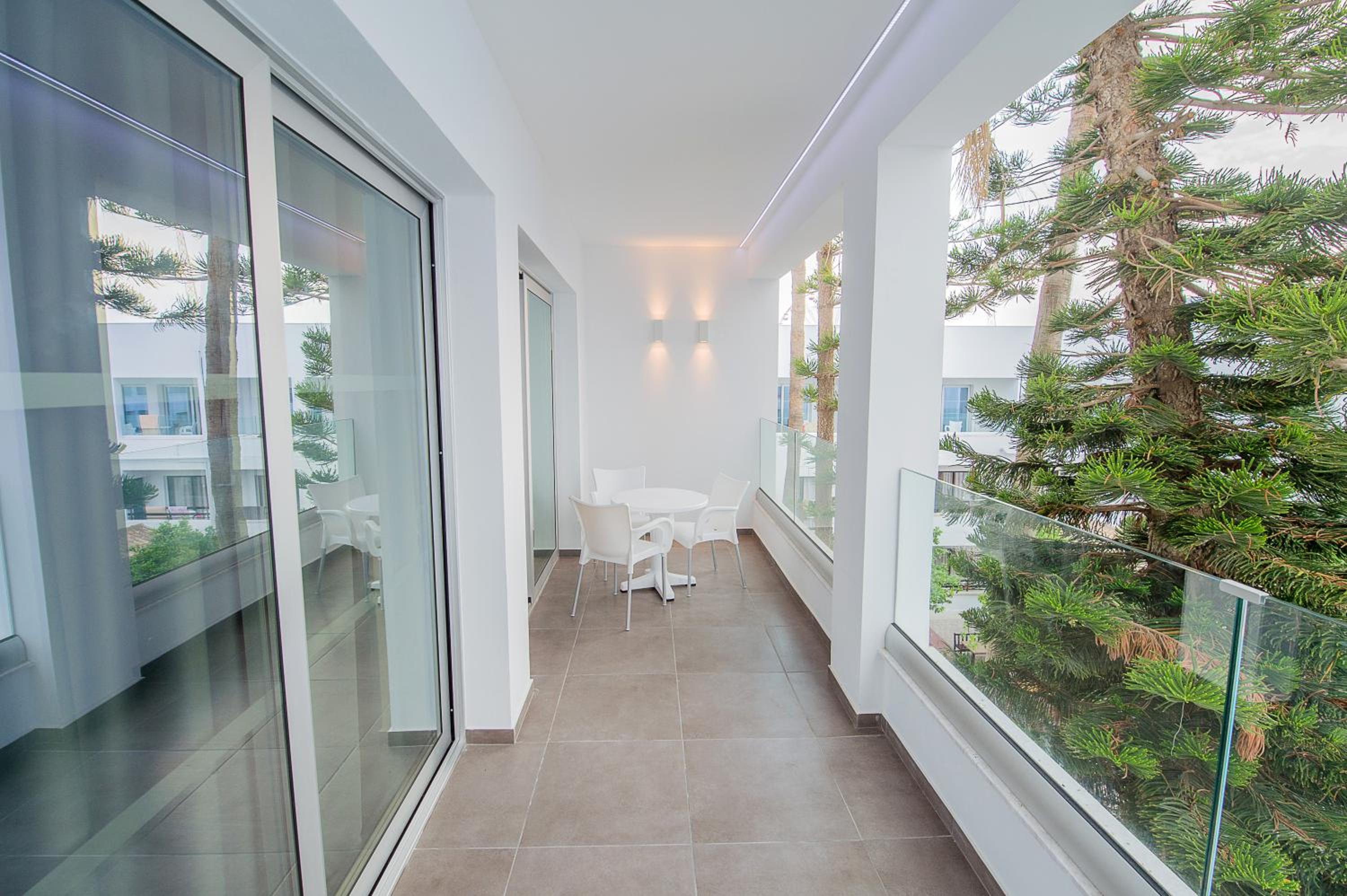 Superior Studio (2 Adults + 1 Child)