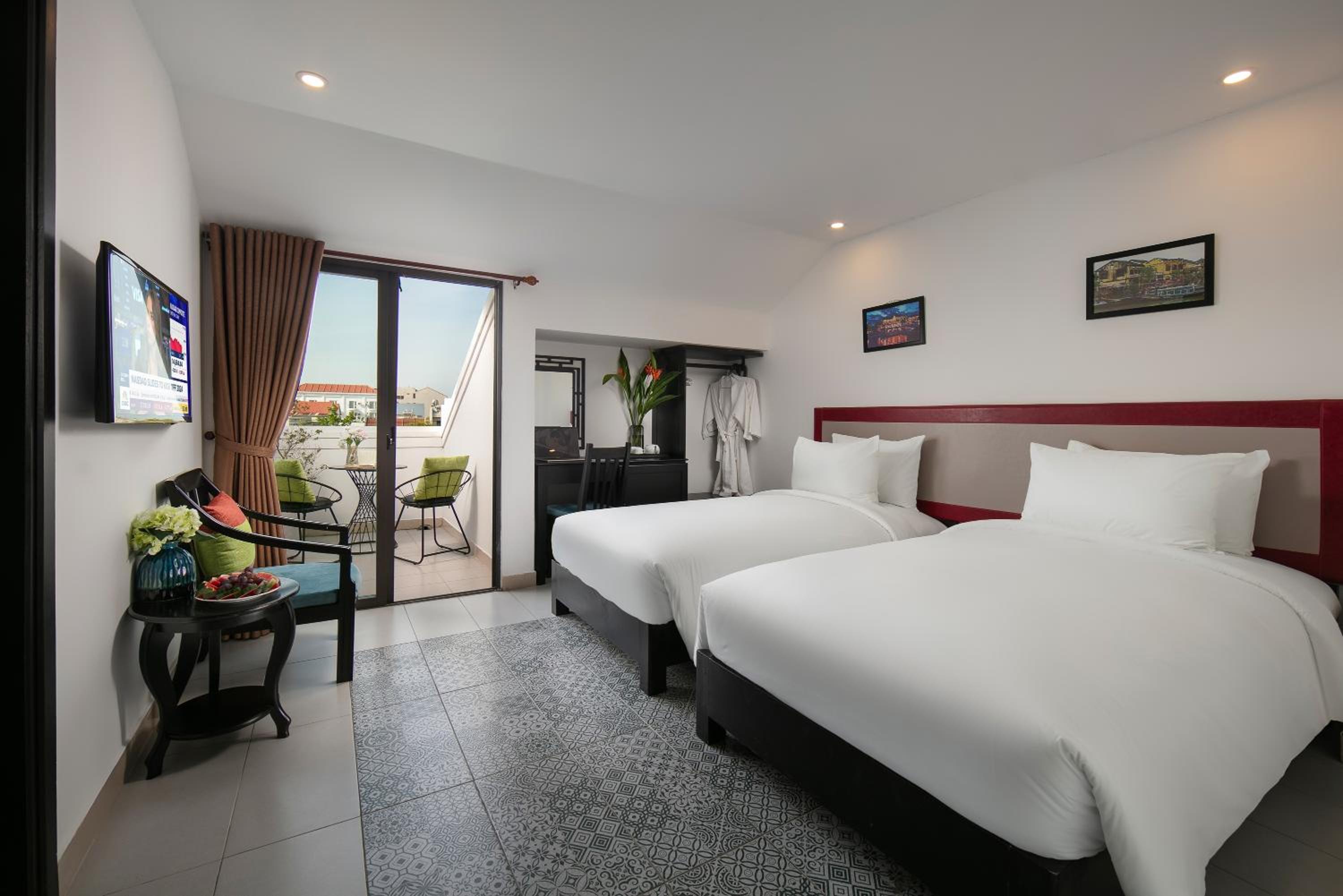 Superior Twin Room with City View