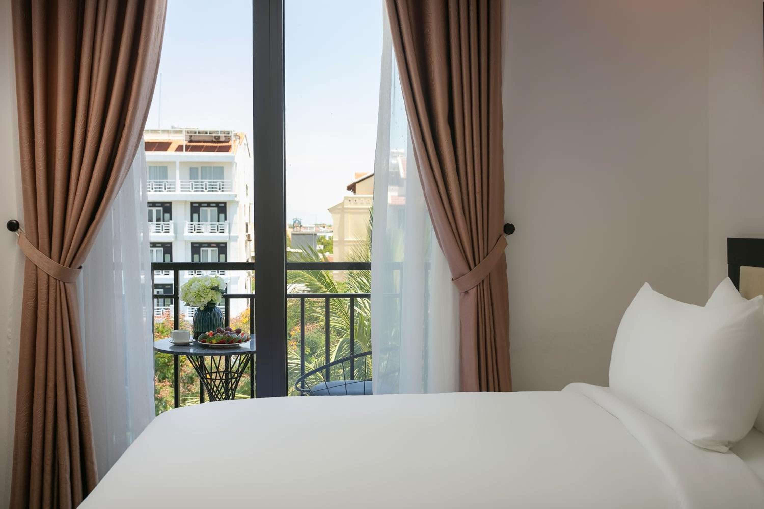 Superior Twin Room with City View