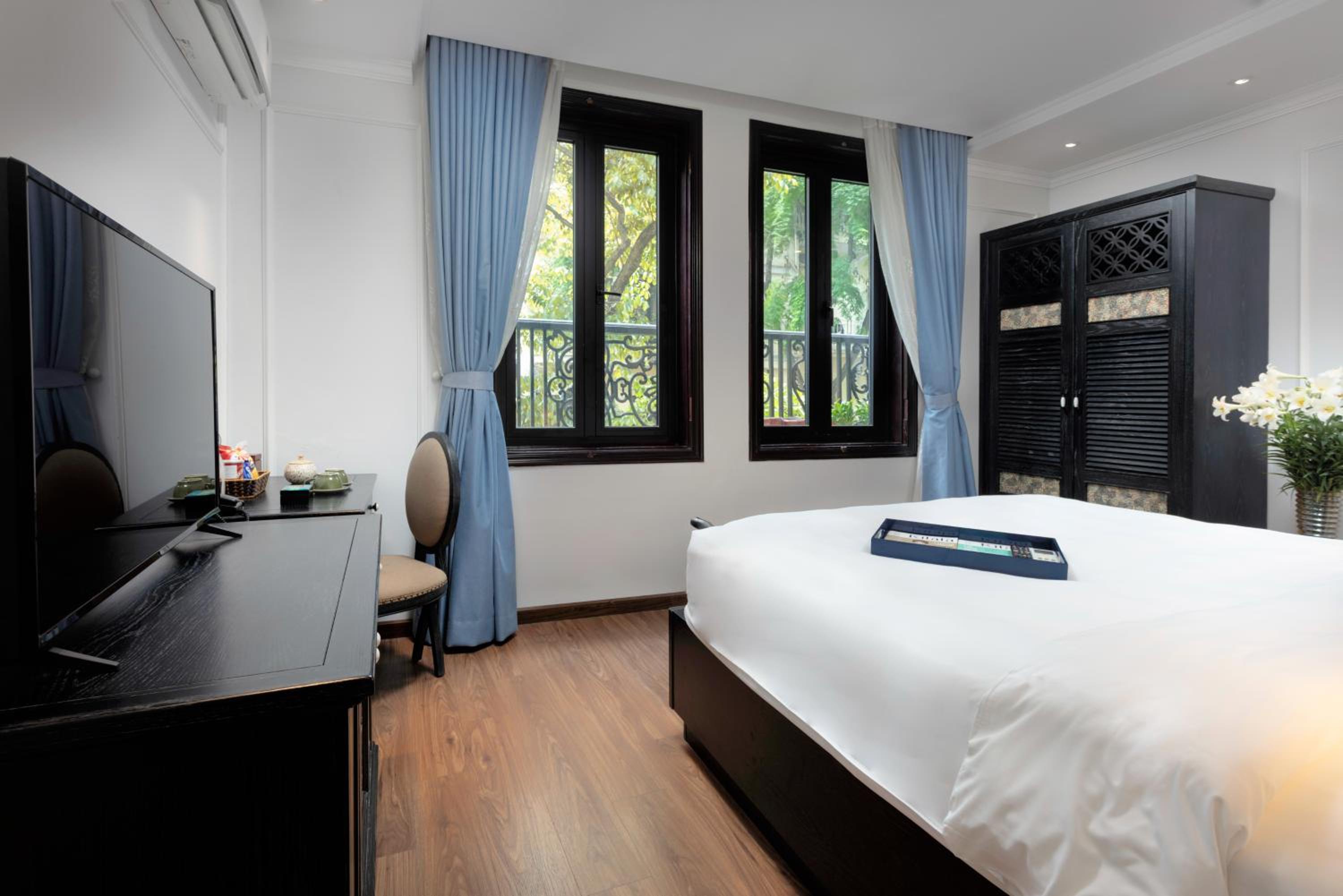 Deluxe Double or Twin Room with City View