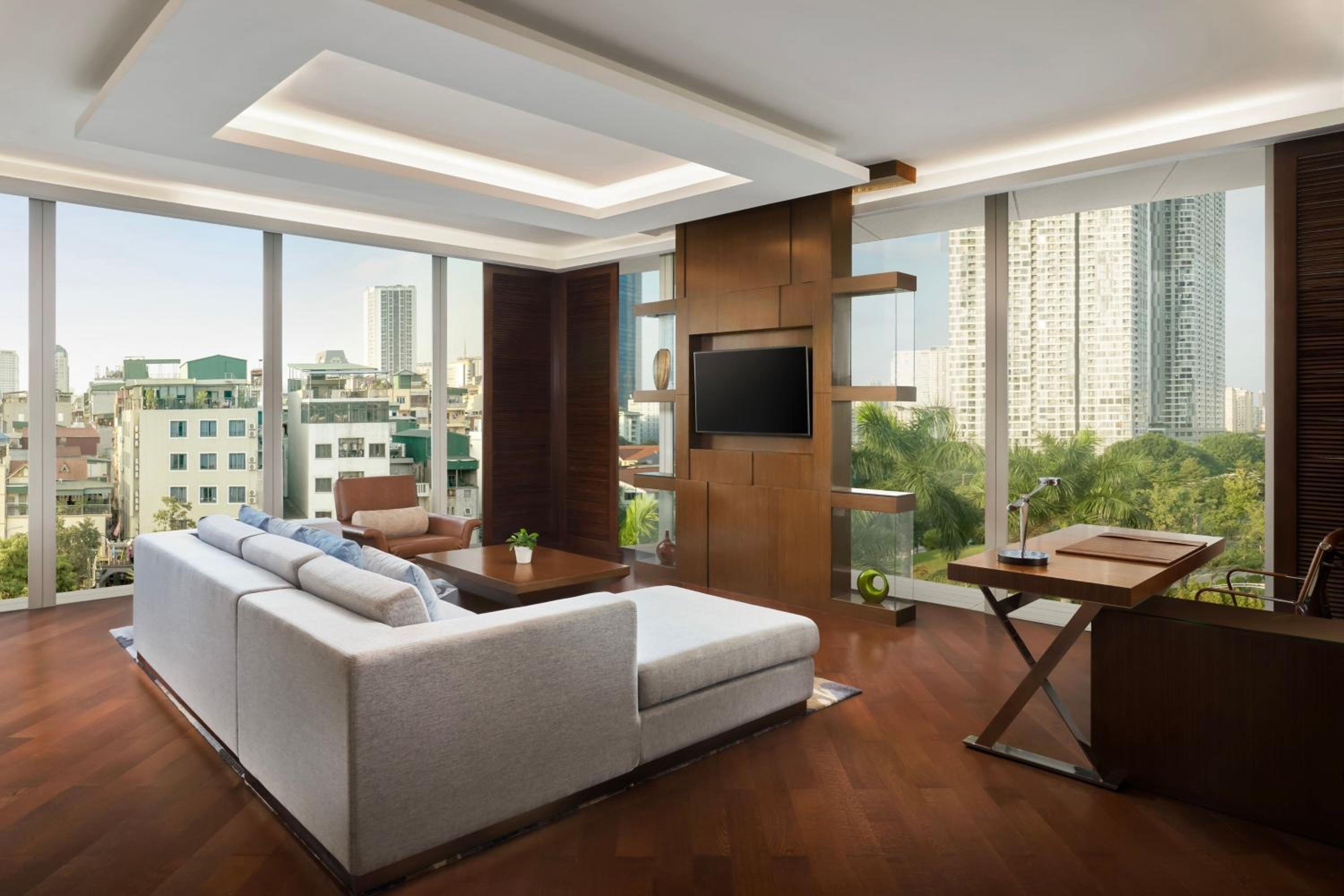 Executive Suite, Executive lounge access, 1 King