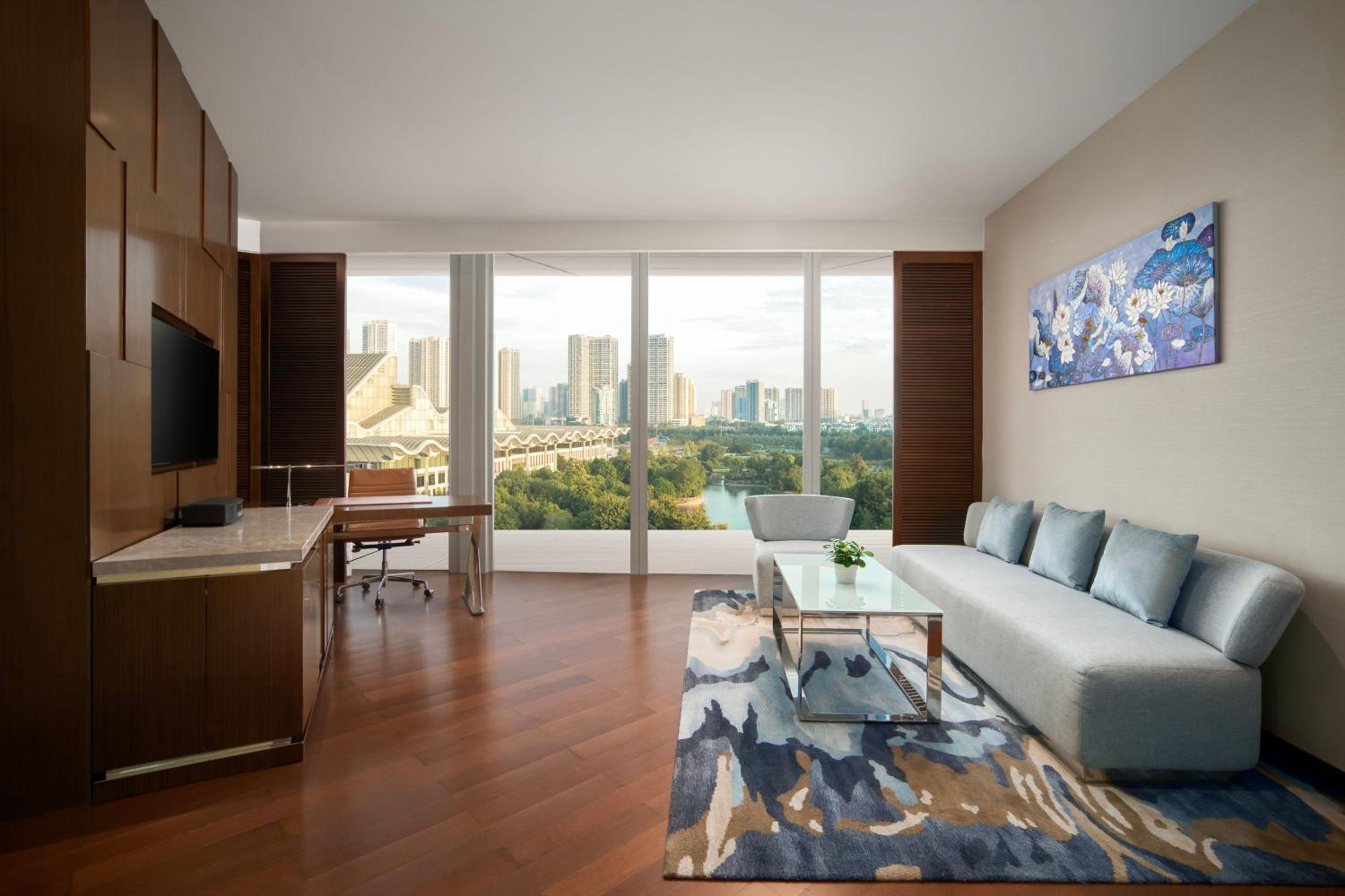 Deluxe Suite, Executive lounge access, 1 King