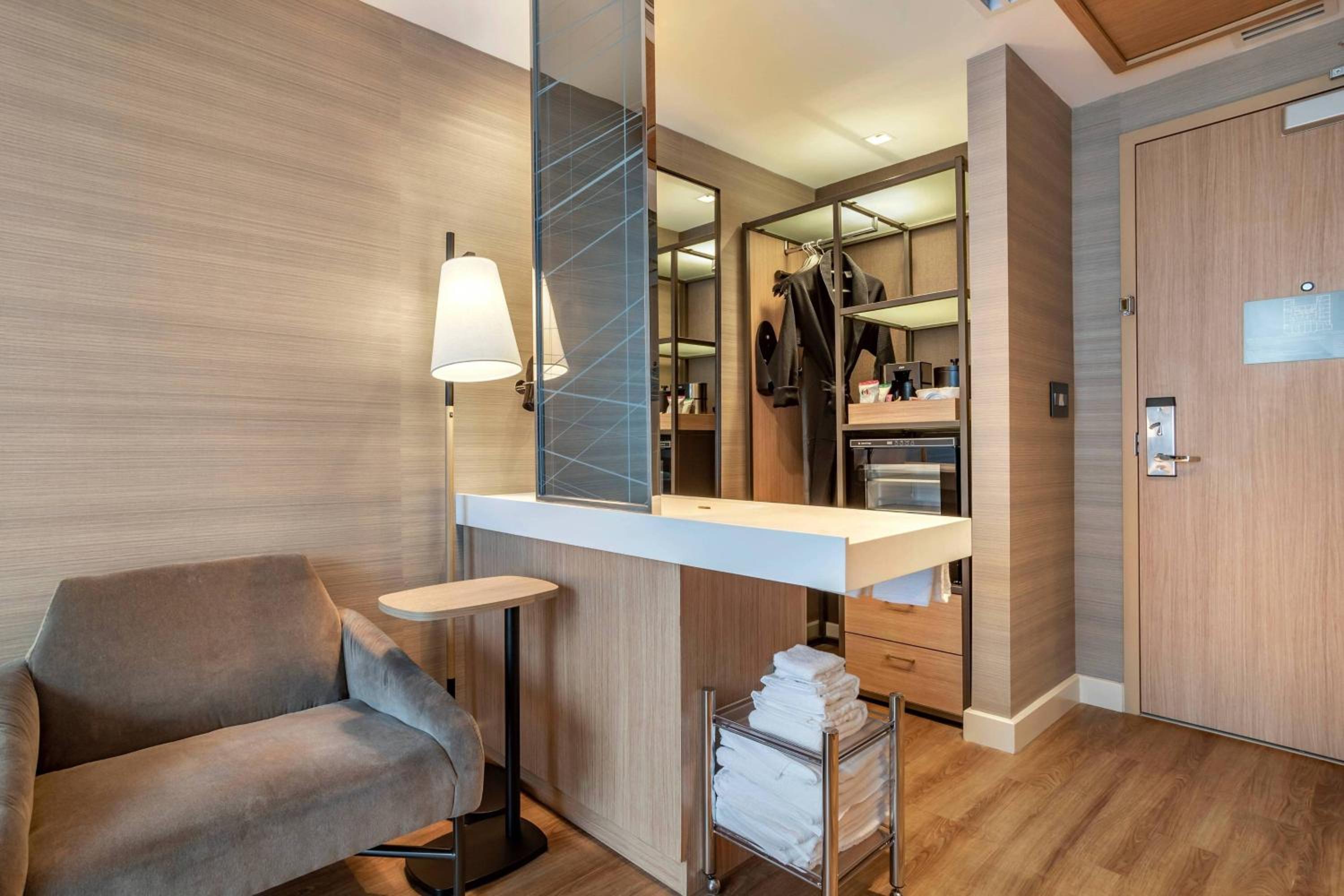 King Room - Hearing Accessible