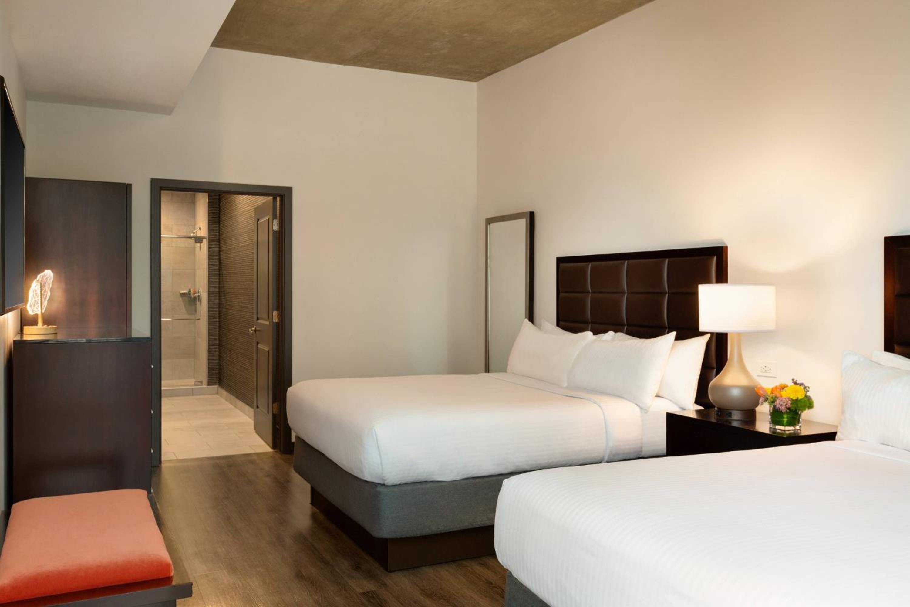 1 Bedroom Suite, 2 Queen, Sofa bed, Low floor, Balcony