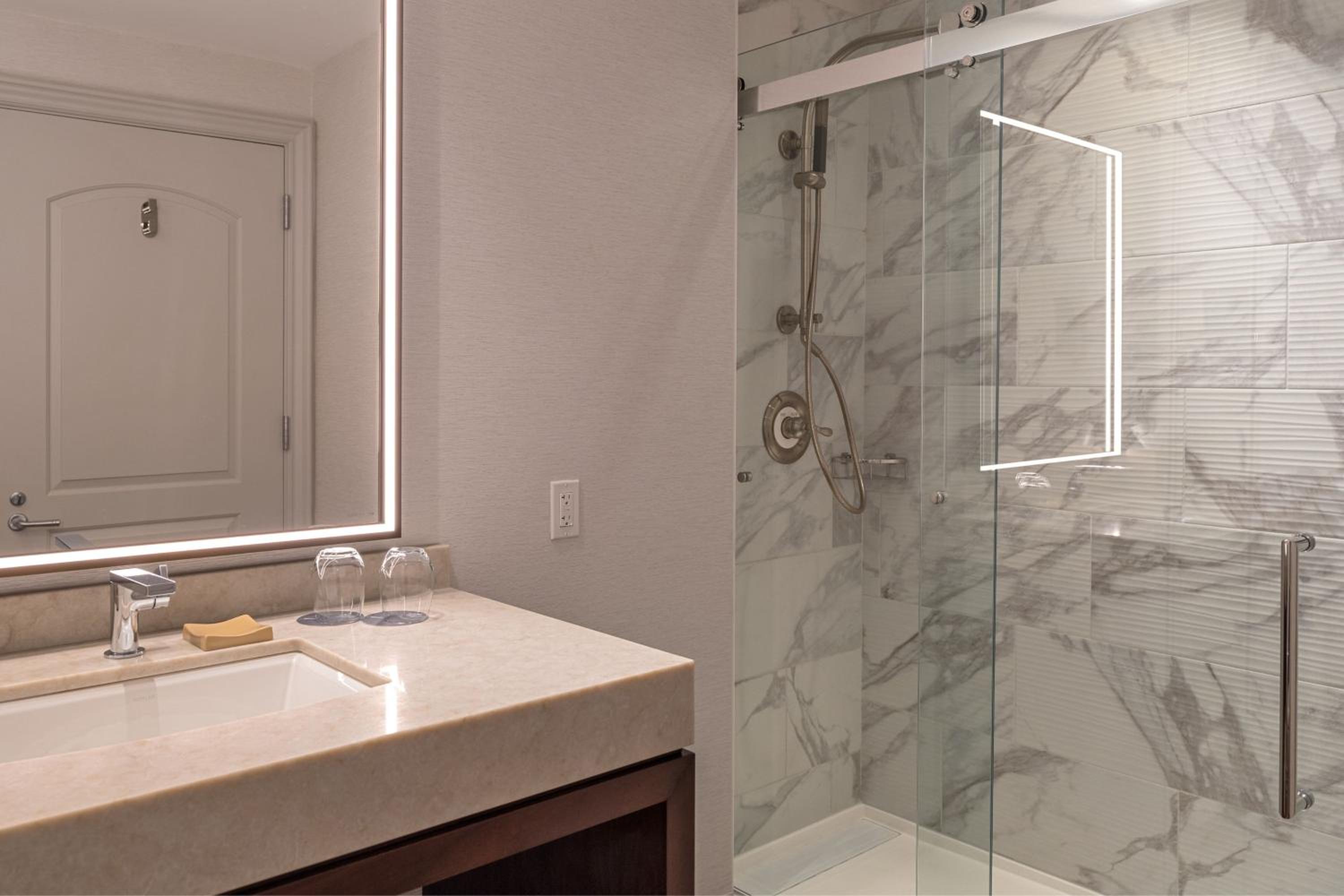 Traditional Double Room with Two Double Beds - Hearing Accessible