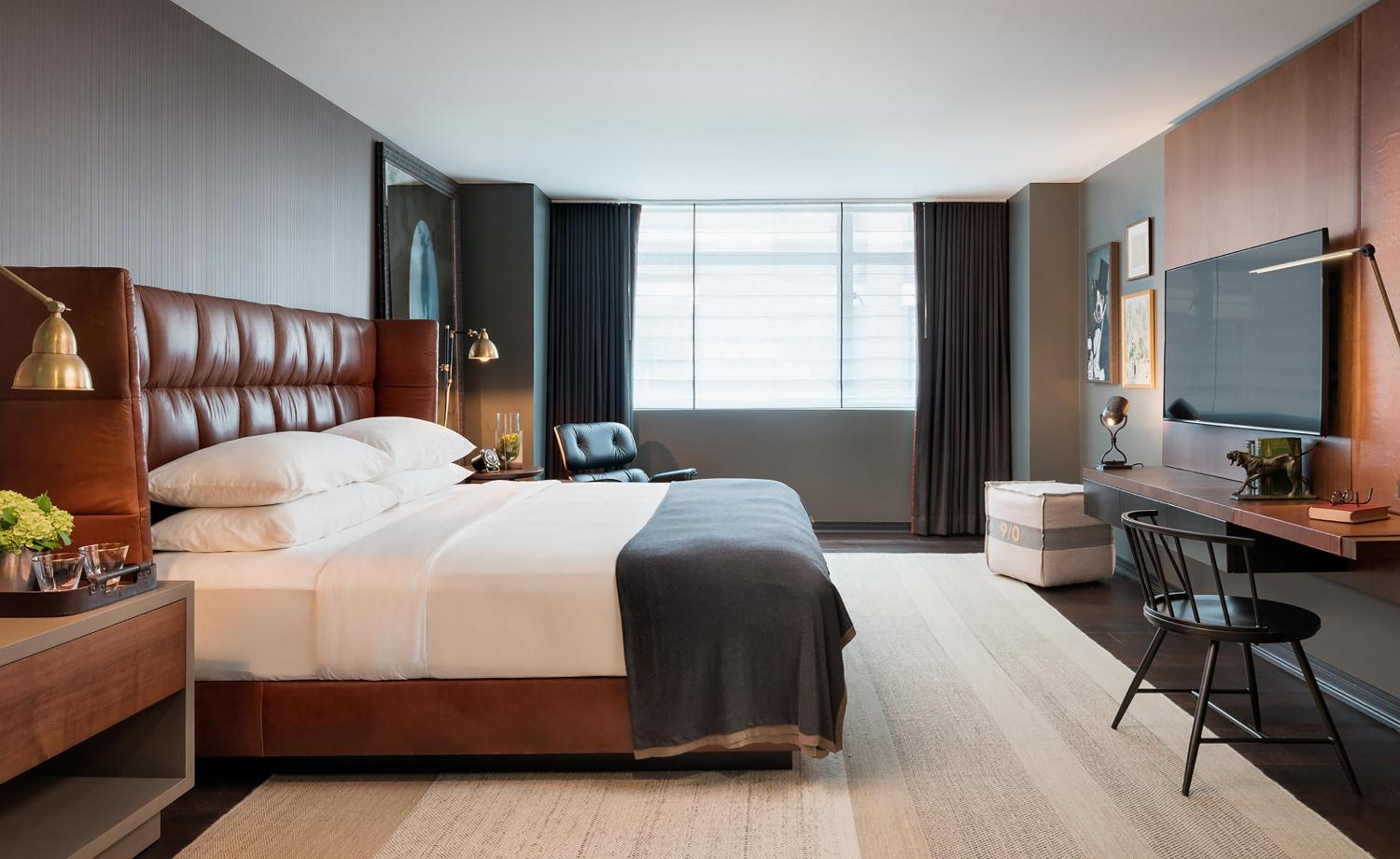 King Room with Mobility Accessible Roll-In Shower