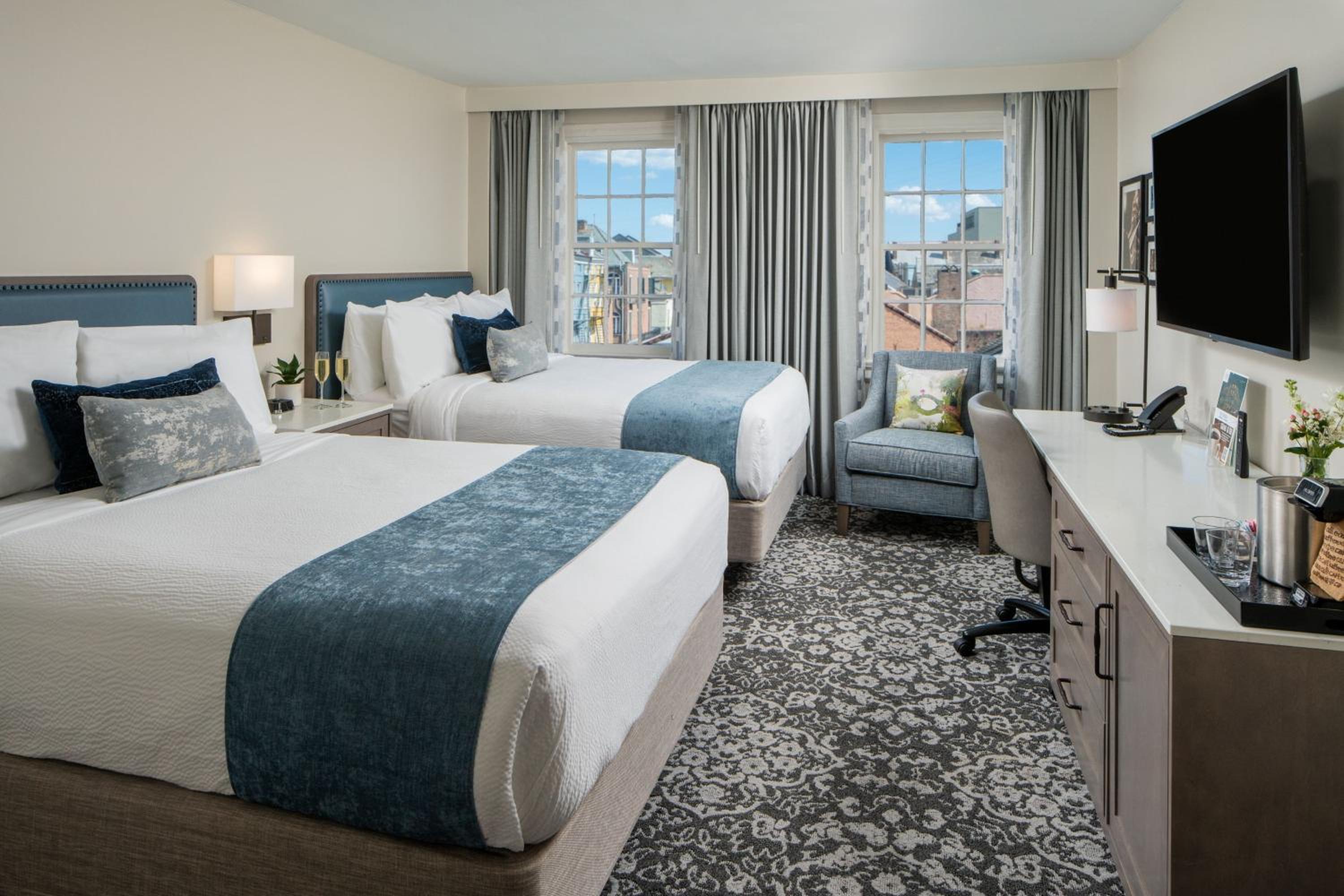 Double Room with Two Double Beds and Adapted Tub - Mobility and Hearing Accessible
