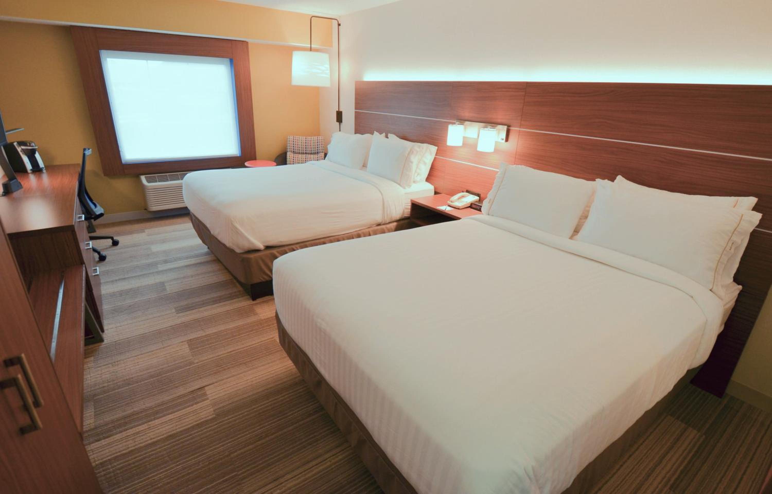 Standard Room with Two Queen Beds