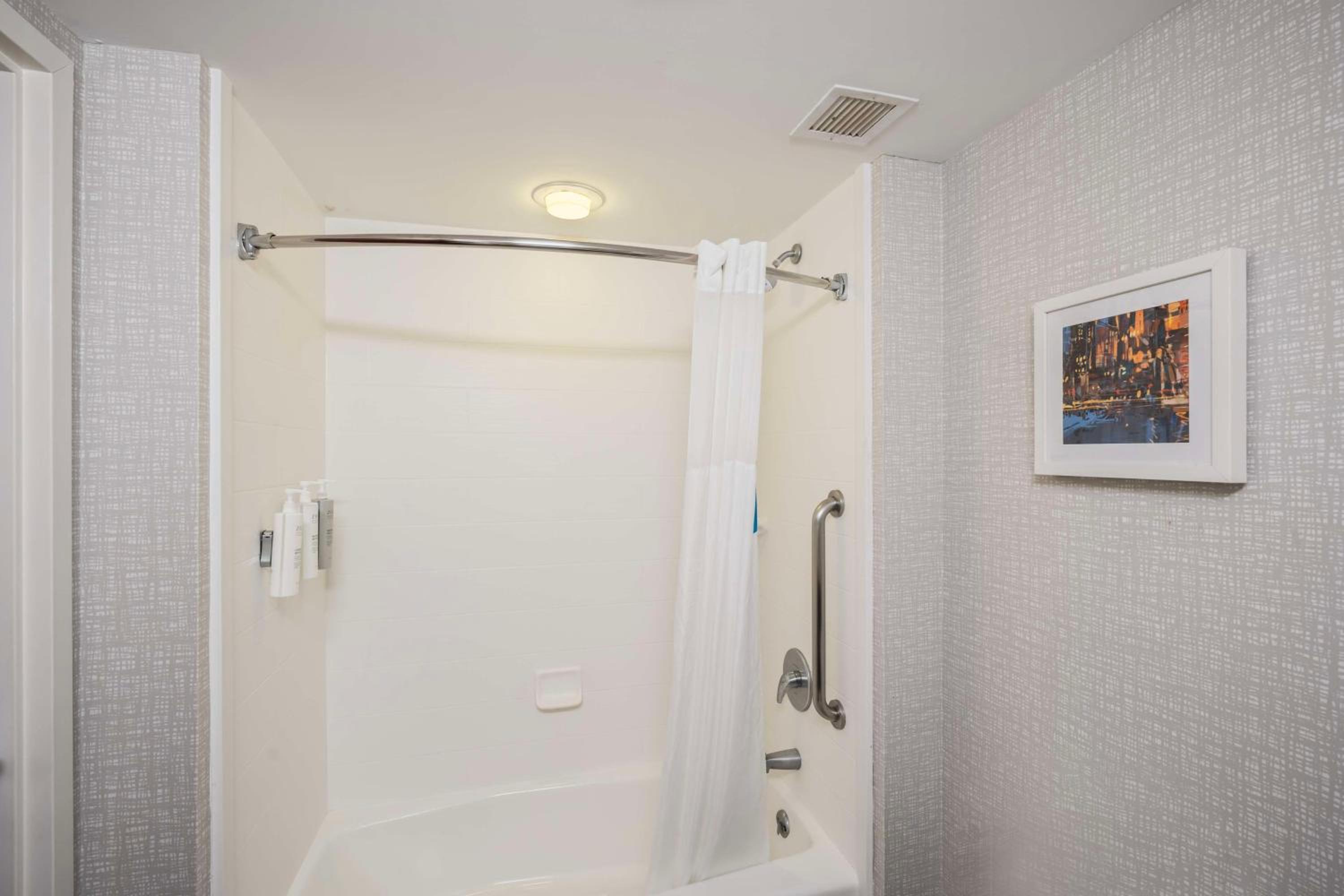 Queen Room with Two Queen Beds - Hearing Access/Non-Smoking