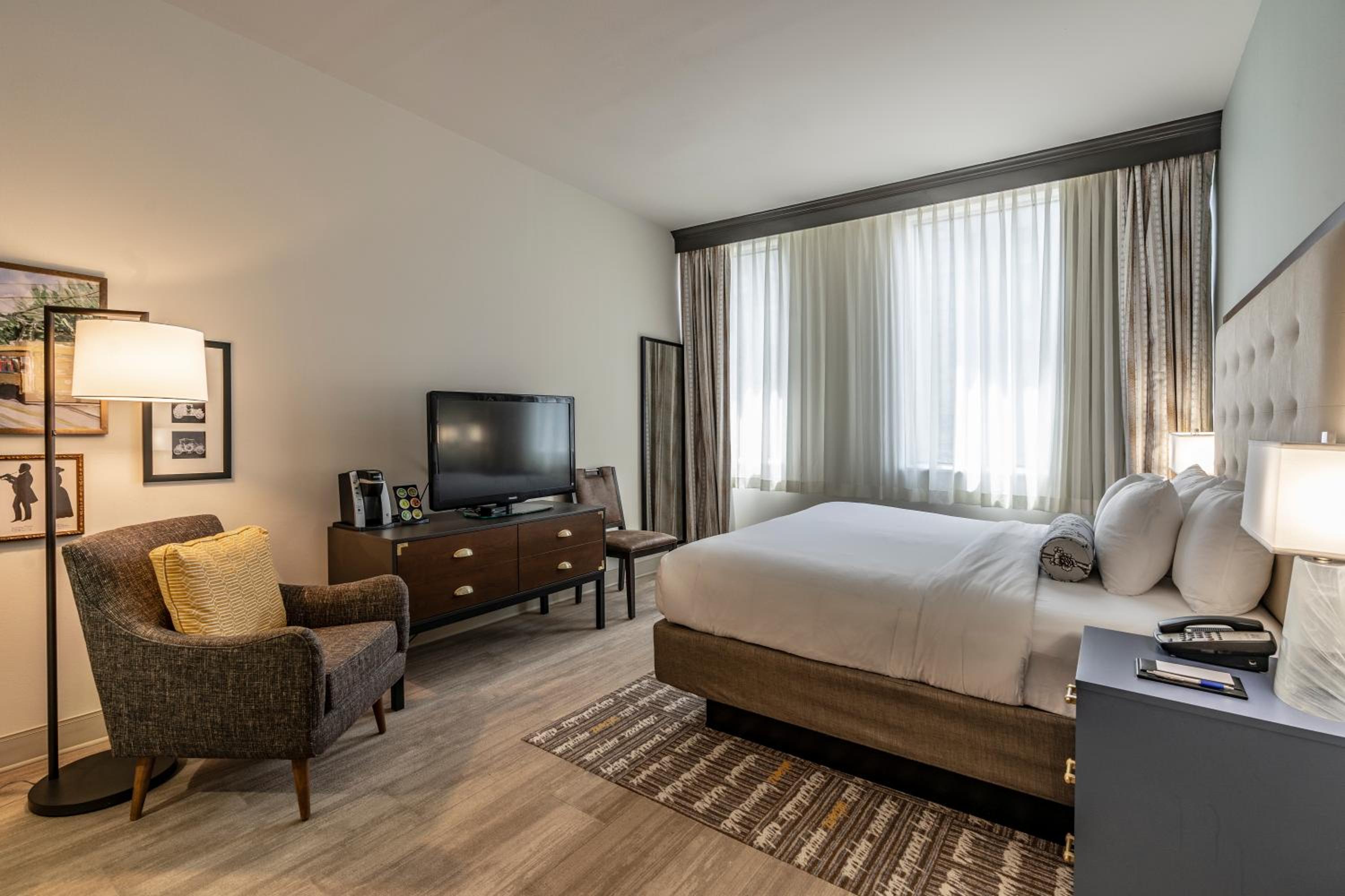 King Room - Accessible/Non-Smoking