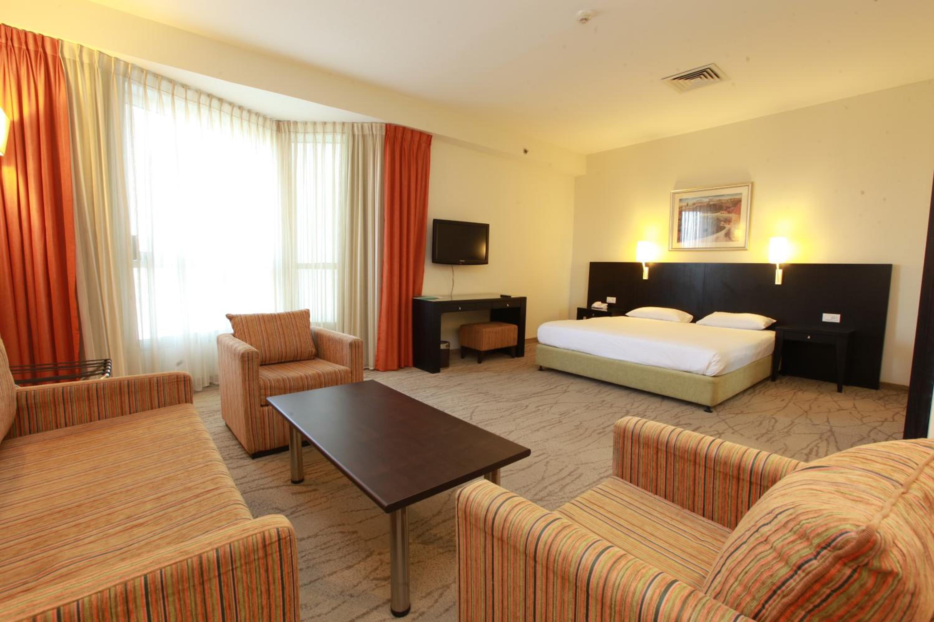 Studio (2 Adults) - Mountain View