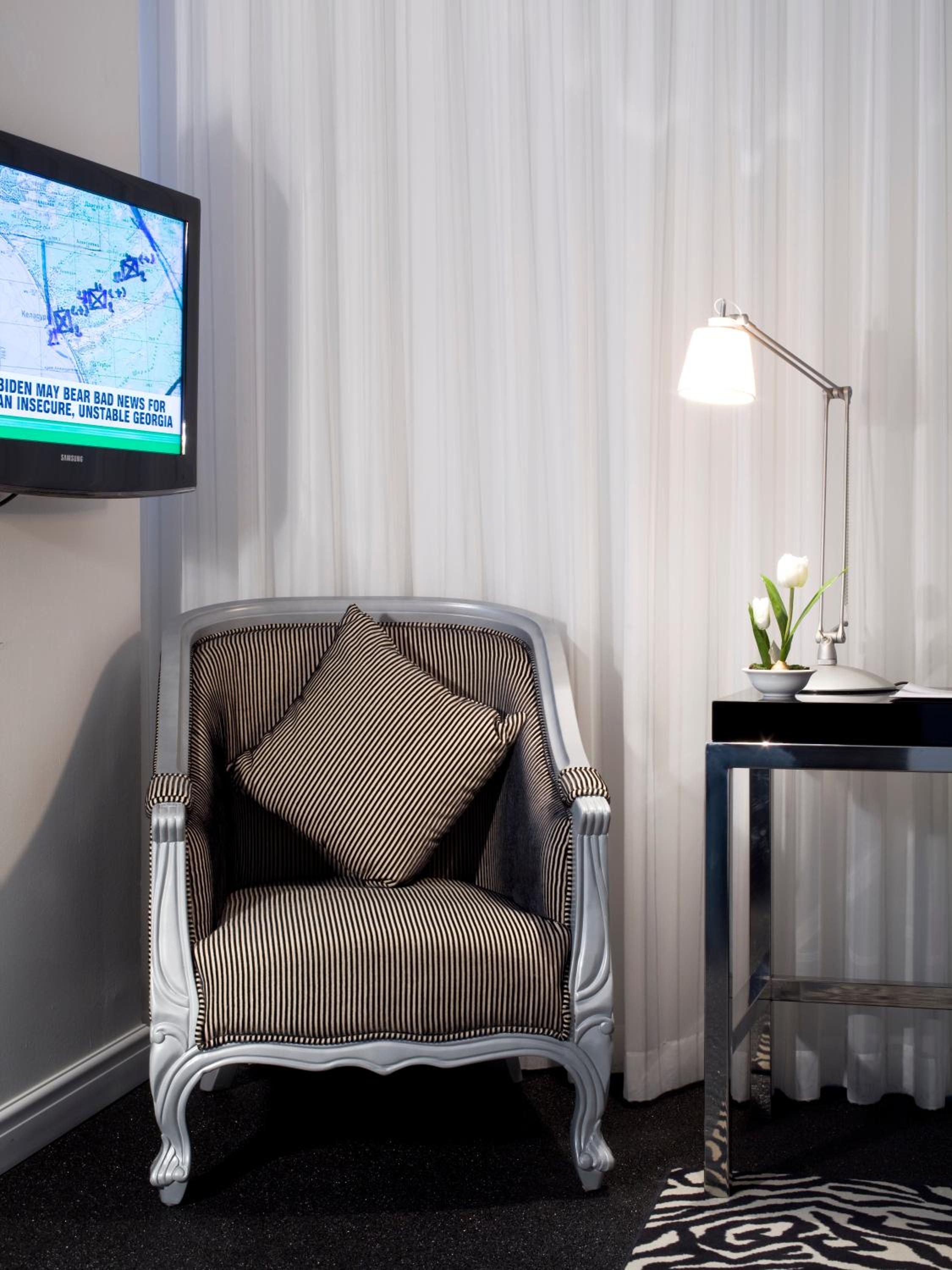 Executive Double Room (2 Adults + 1 Child)