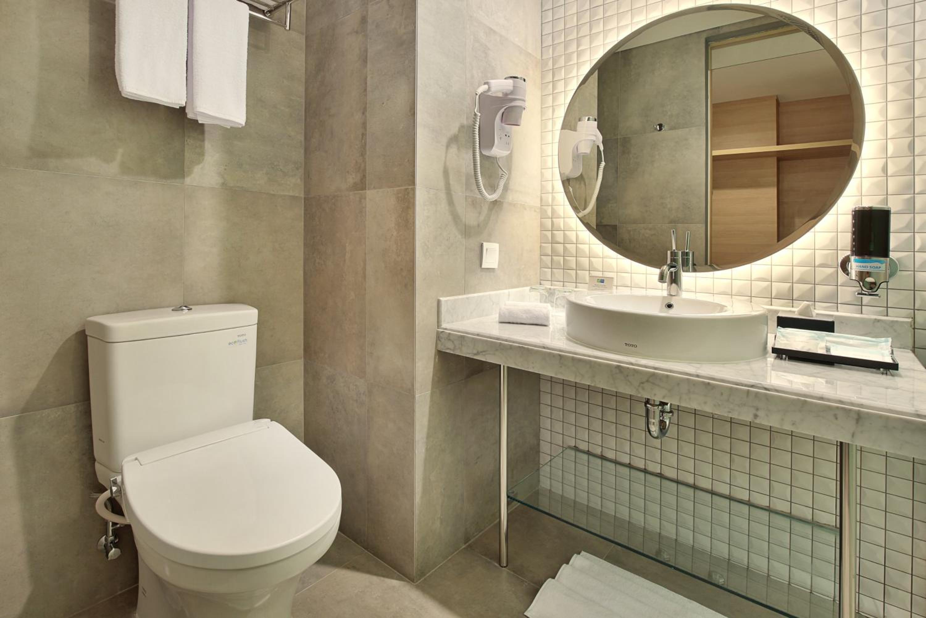 Standard Twin Room with Free Breakfast