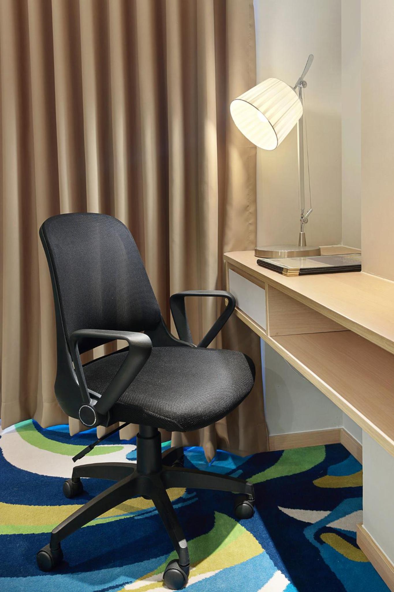Standard Twin Room with Free Breakfast