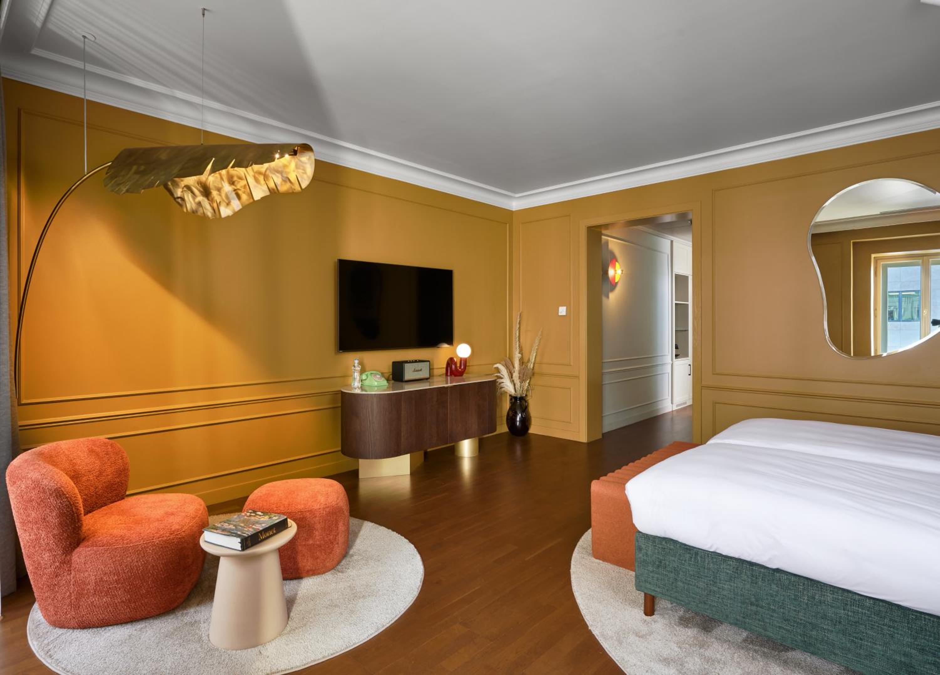 Premium King Room with City View