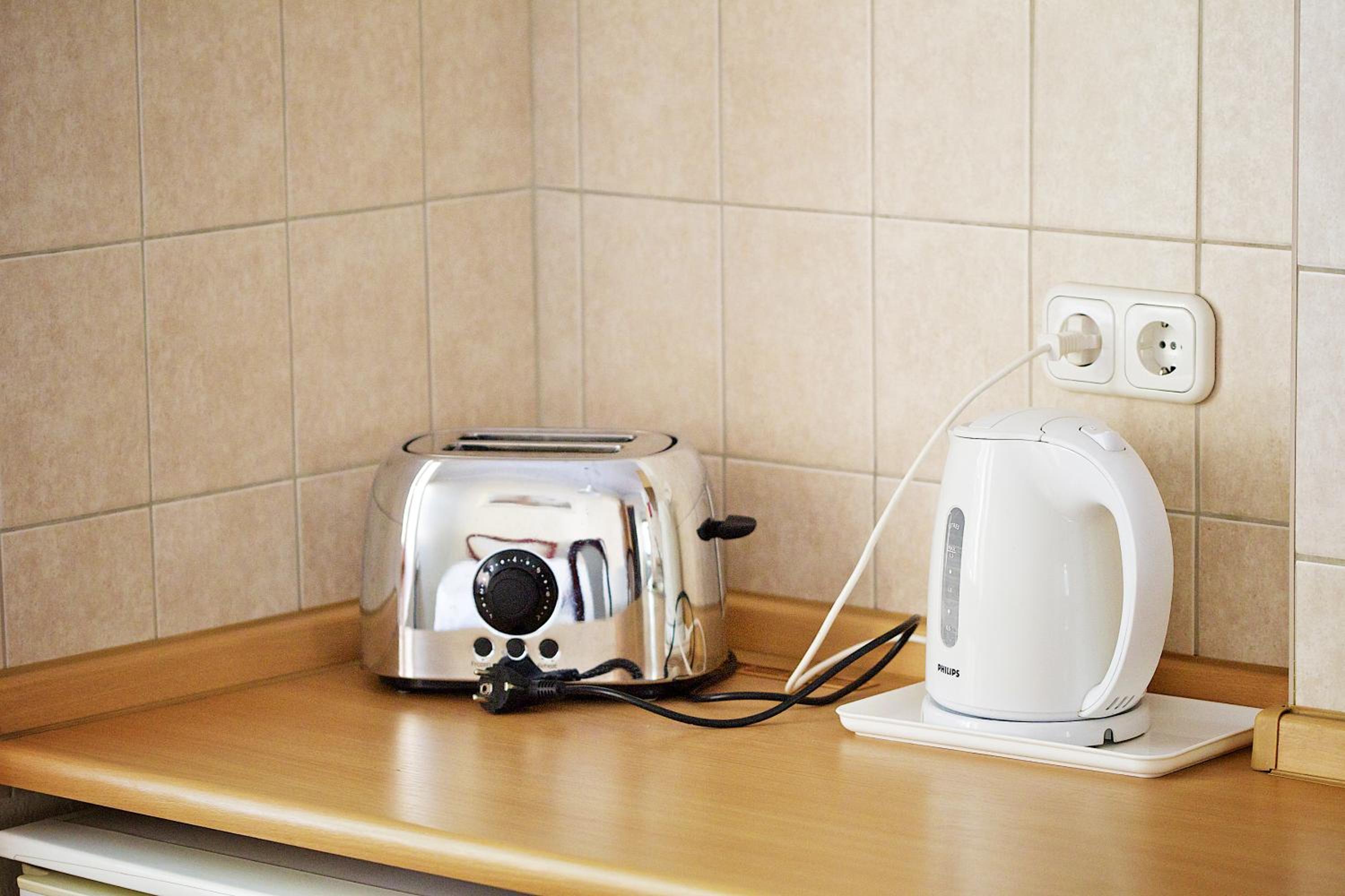 Budget Family Apartment - Annex (5 adults)