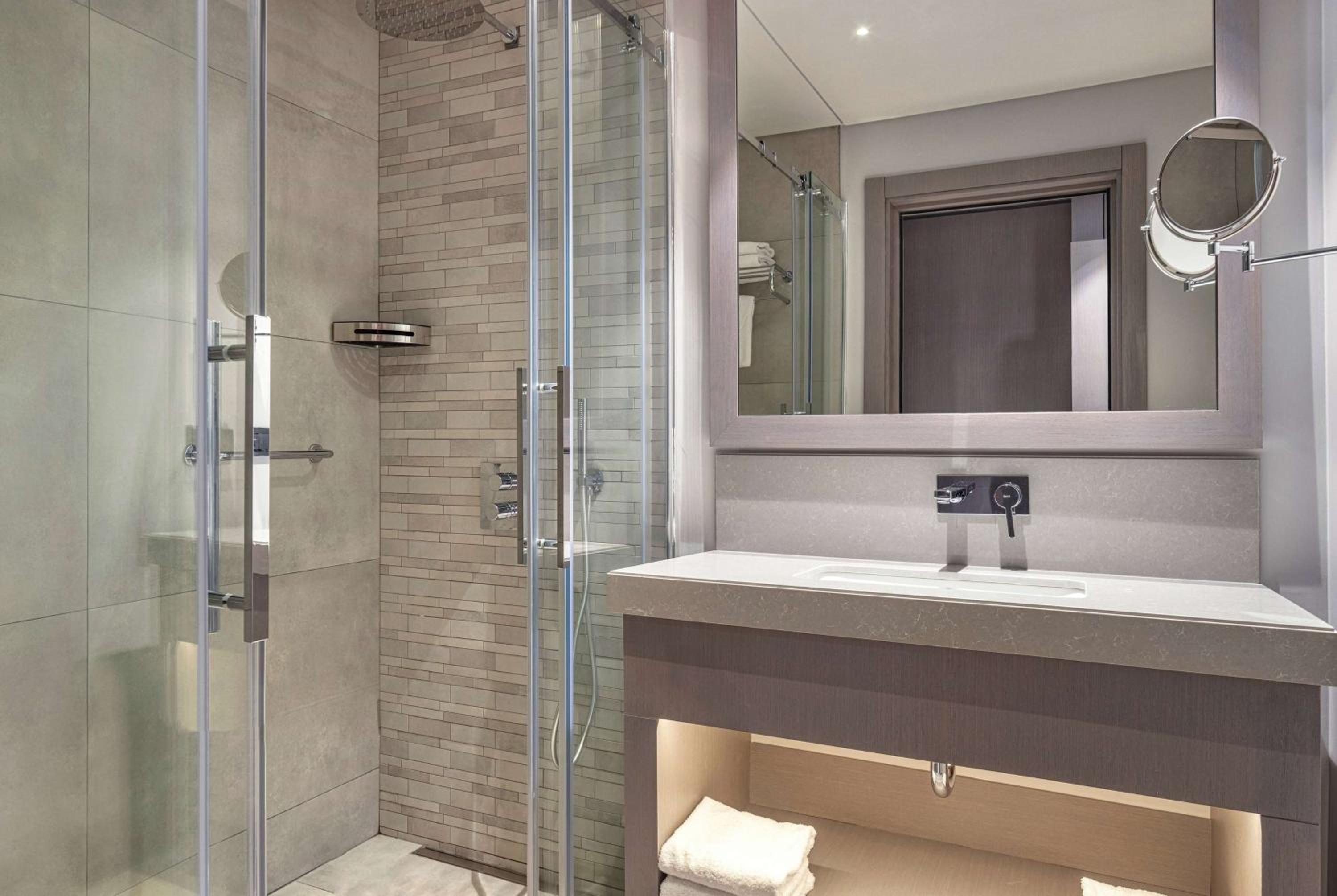 Executive King Suite with City View