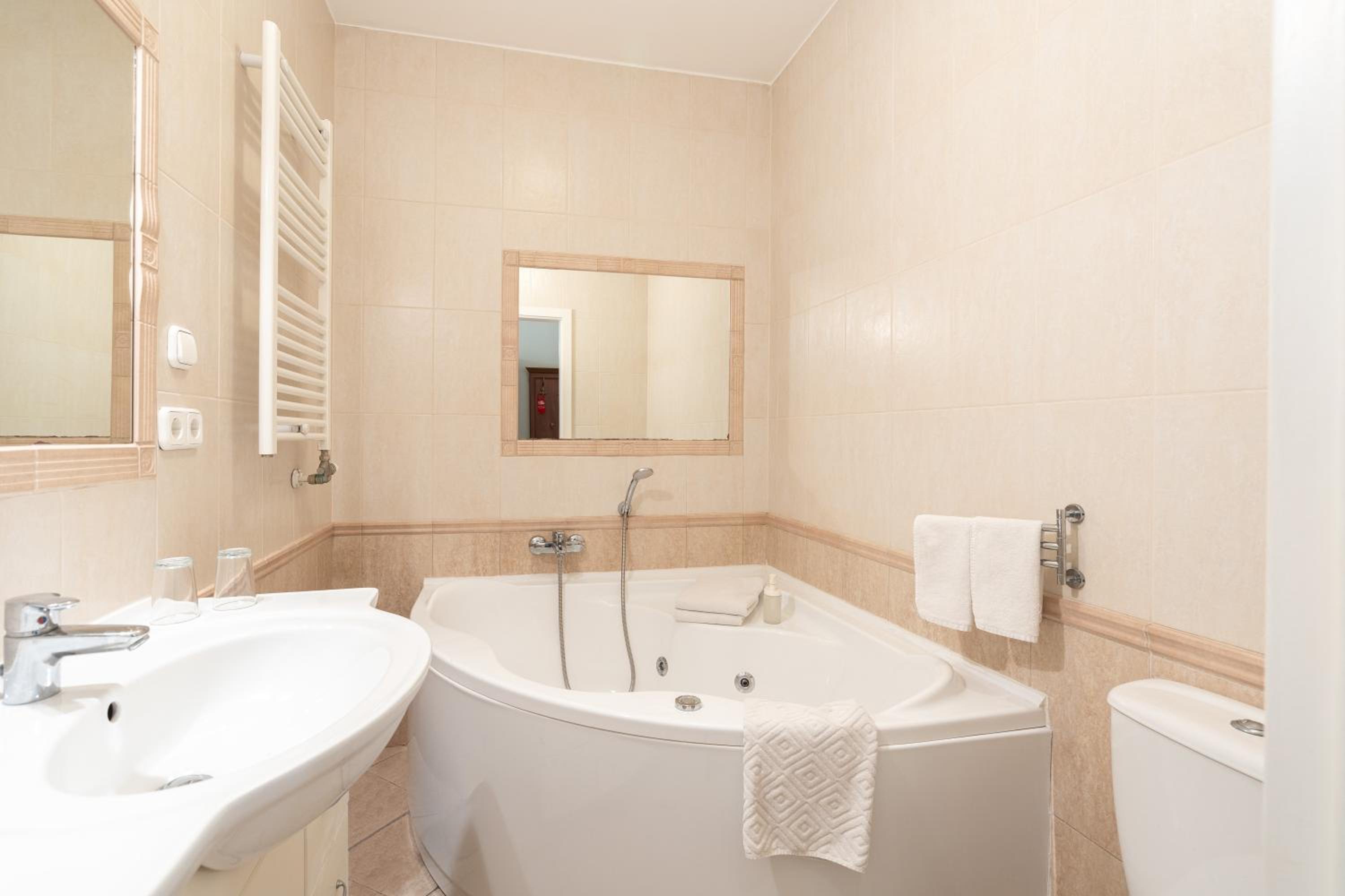 Superior Double Room with Spa Bath