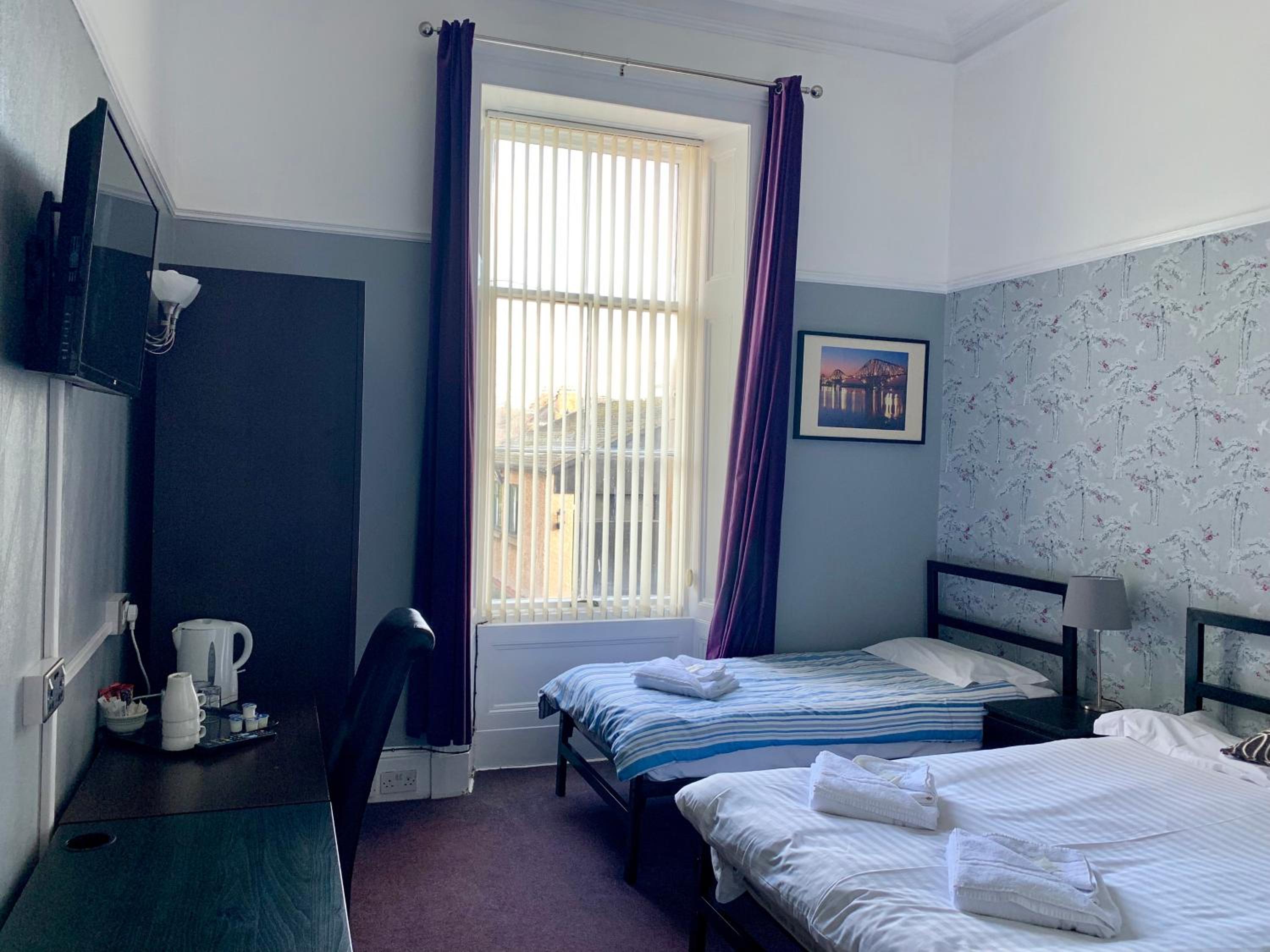 Family Room (3 Adults)