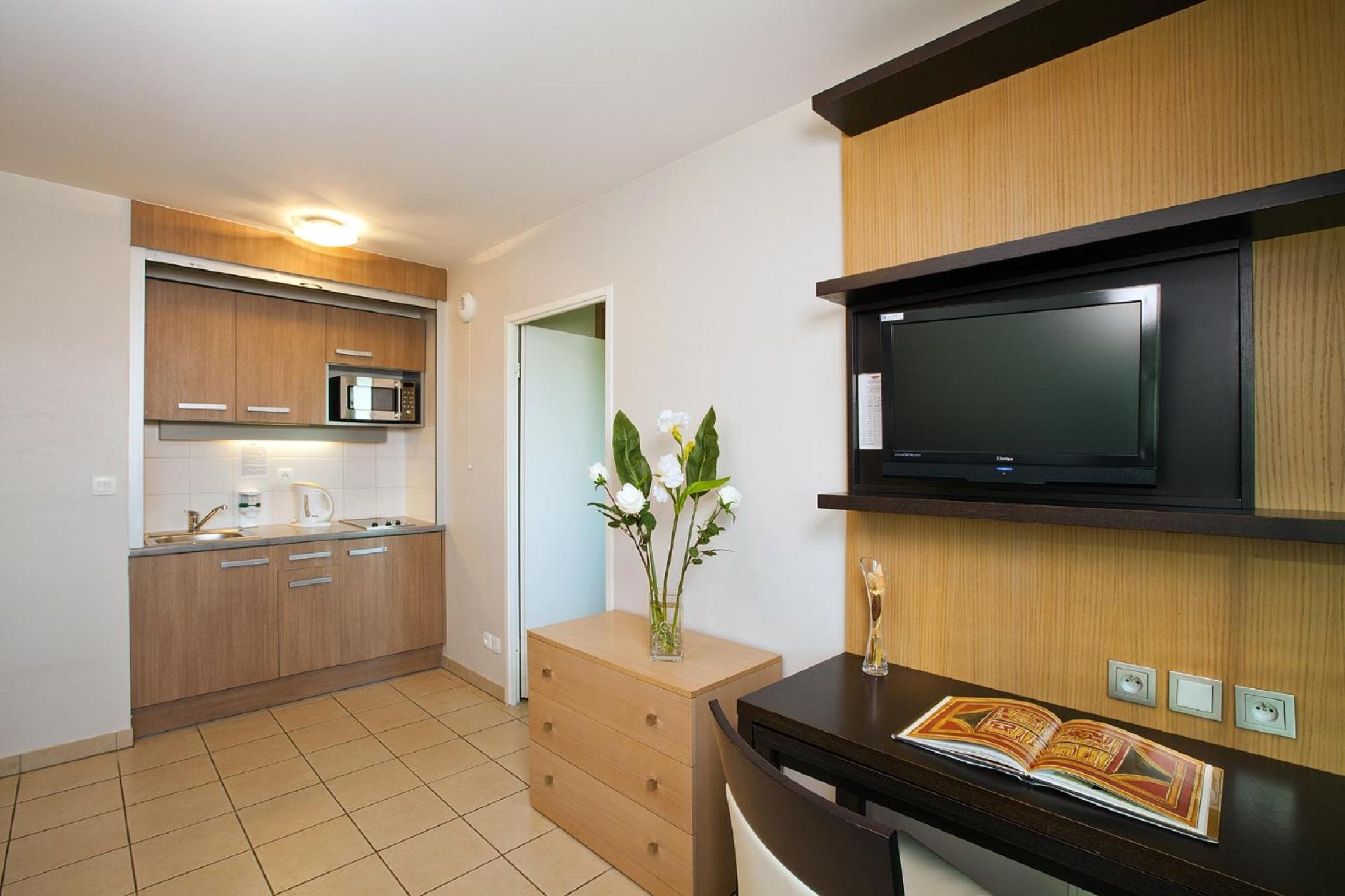 One-Bedroom Apartment (4 Adults)