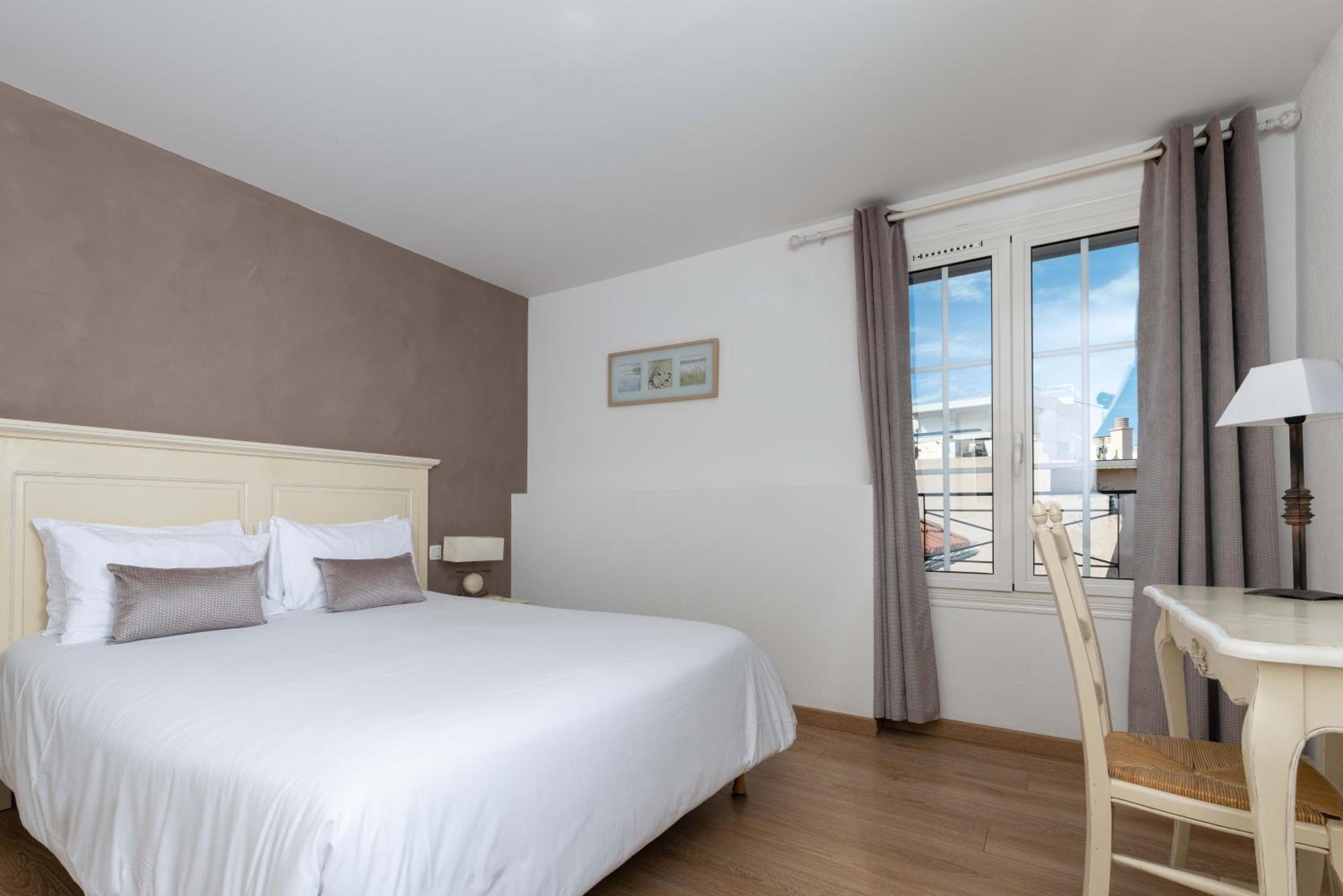 Large Superior Double Room 